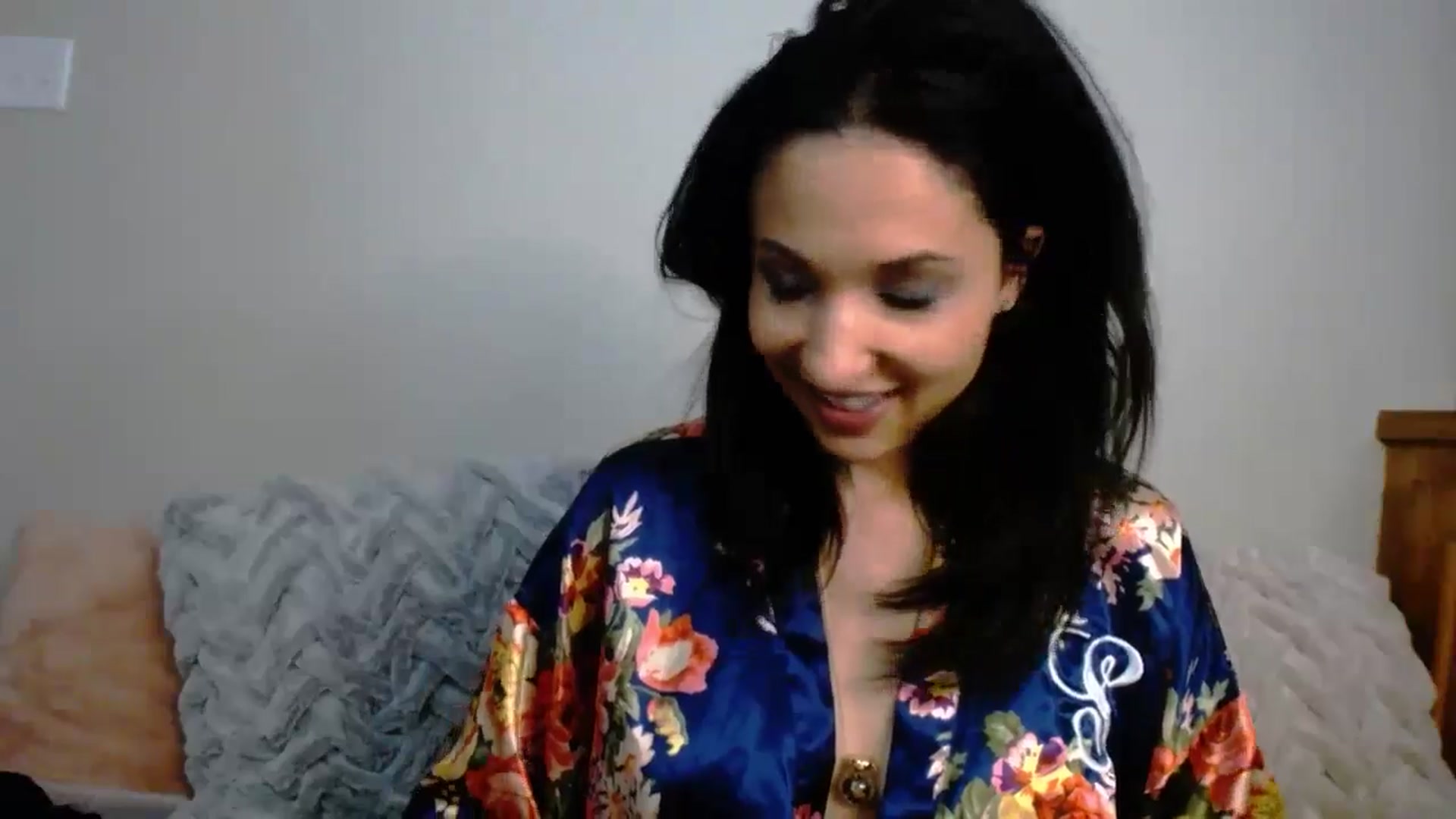 Gallery image thumbnail from AlexisAllen's myfreecams stream on, 06/17/2024, 07:03 image 12 of 20