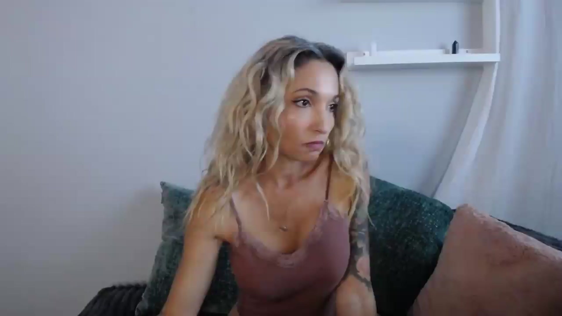 Gallery image thumbnail from AlexisAllen's myfreecams stream on, 08/11/2026, 18:27 image 14 of 20