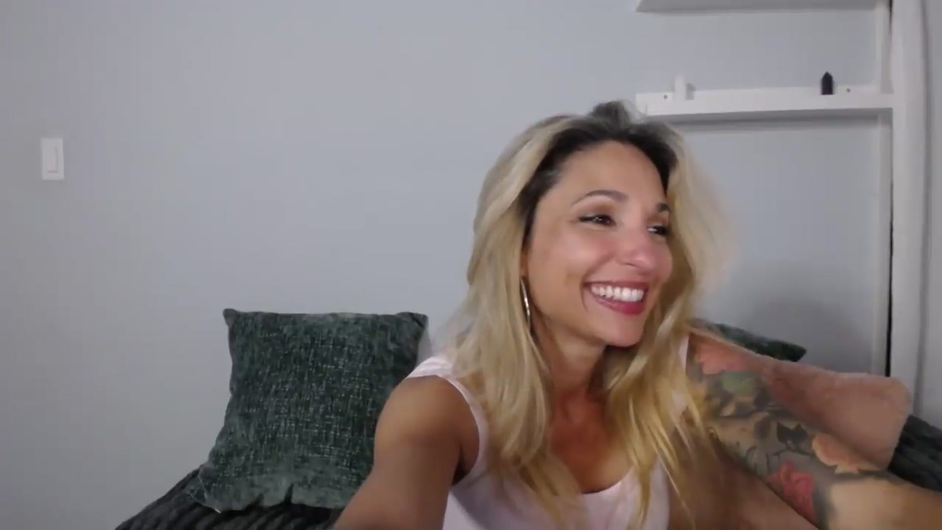 Gallery image thumbnail from AlexisAllen's myfreecams stream on, 08/16/2026, 08:09 image 7 of 20