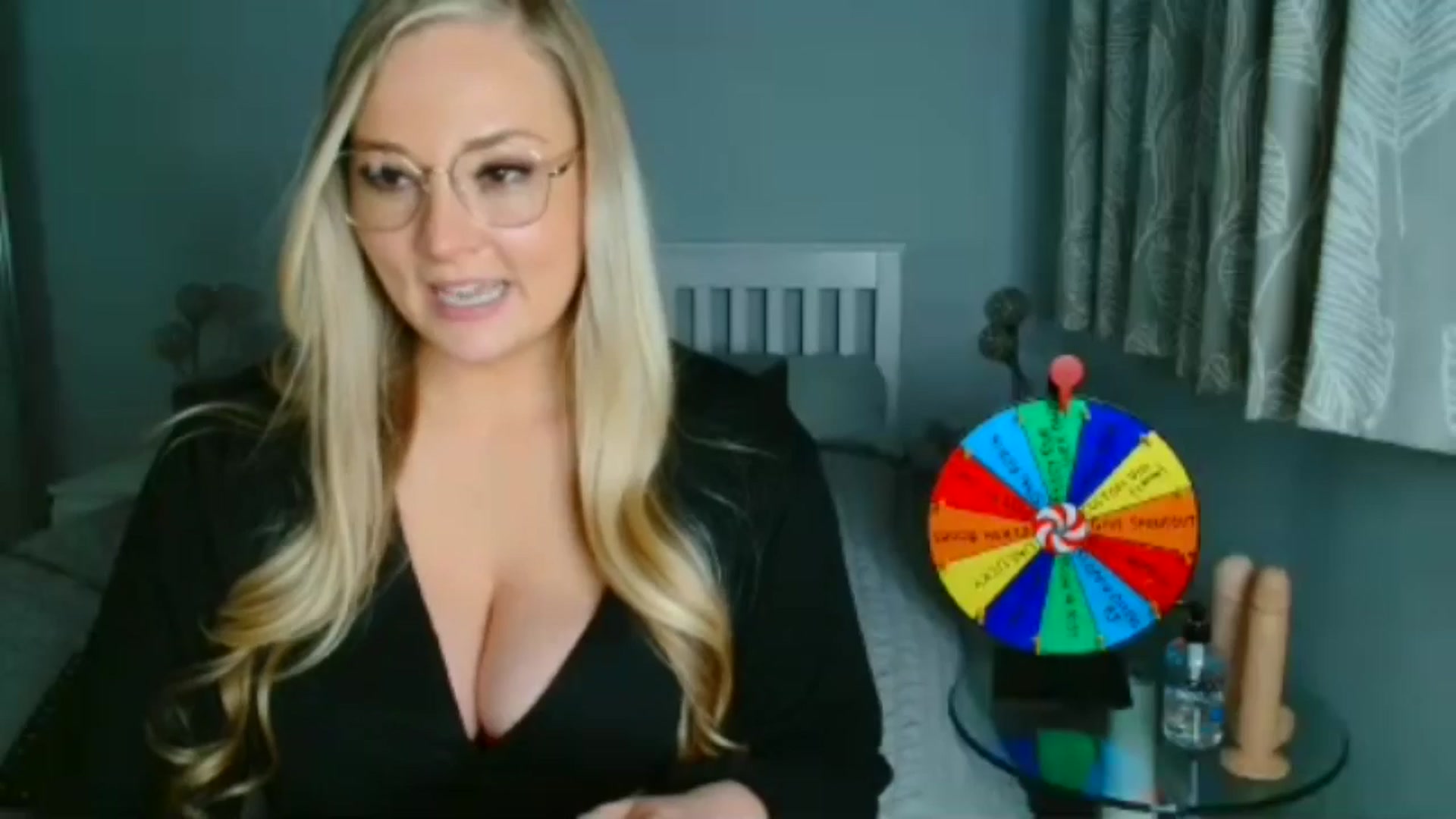 Gallery image thumbnail from AlexisBrookeX's myfreecams stream on, 11/23/2024, 20:49 image 10 of 20