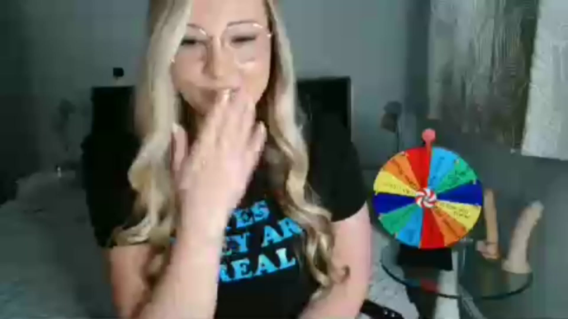 Gallery image thumbnail from AlexisBrookeX's myfreecams stream on, 11/25/2024, 15:34 image 17 of 20