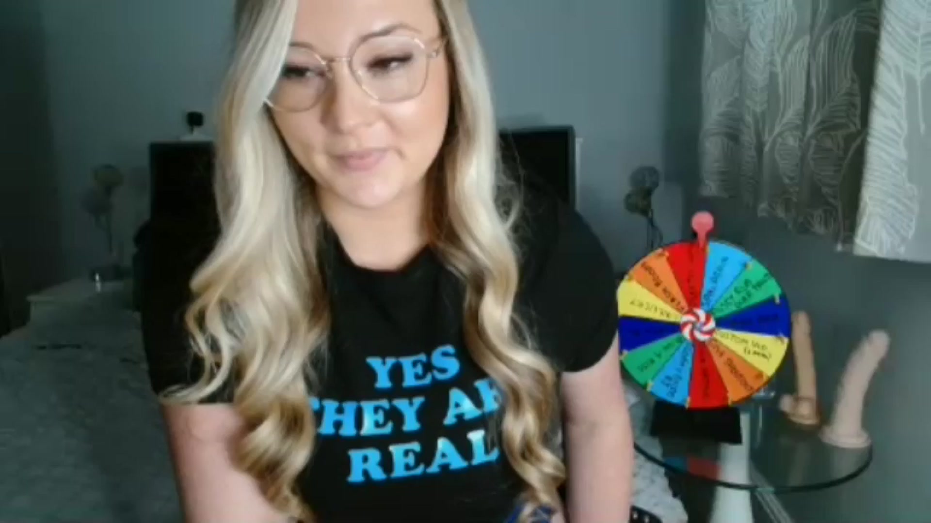 Gallery image thumbnail from AlexisBrookeX's myfreecams stream on, 11/25/2024, 15:34 image 18 of 20
