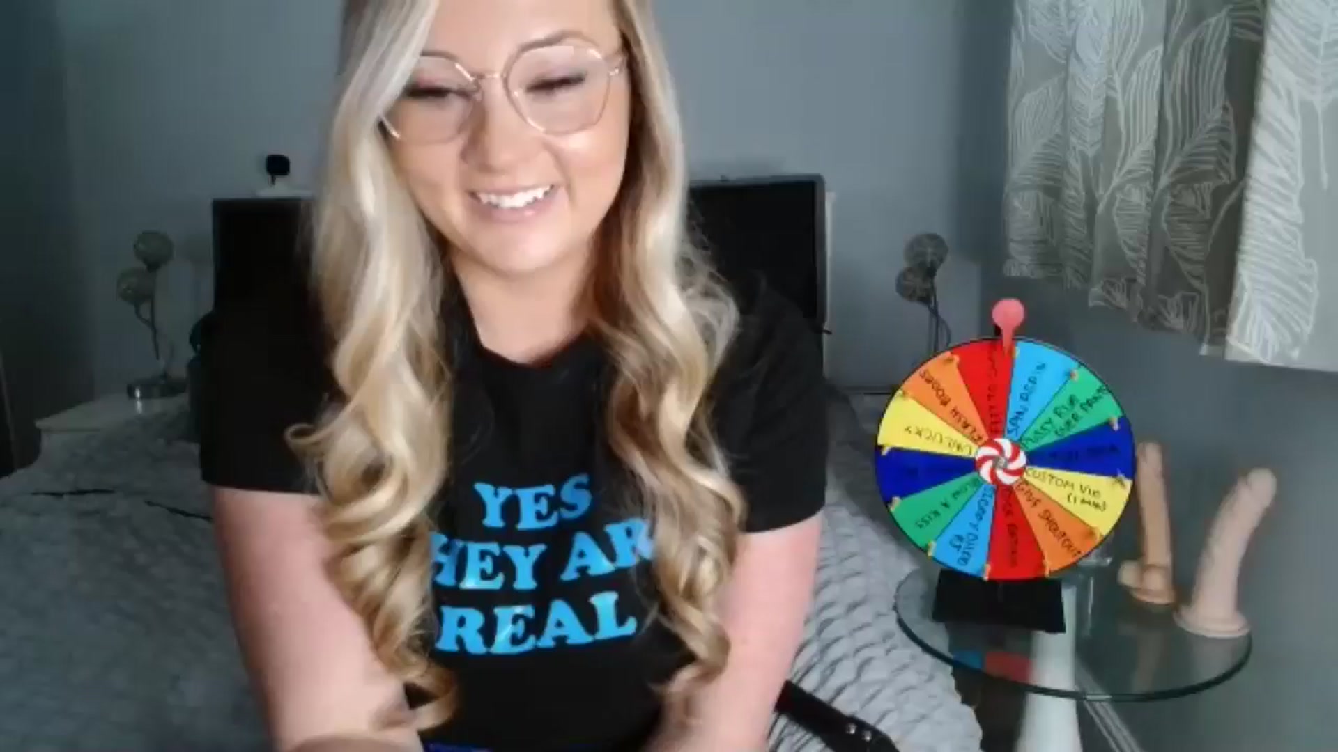 Gallery image thumbnail from AlexisBrookeX's myfreecams stream on, 11/25/2024, 15:34 image 7 of 20