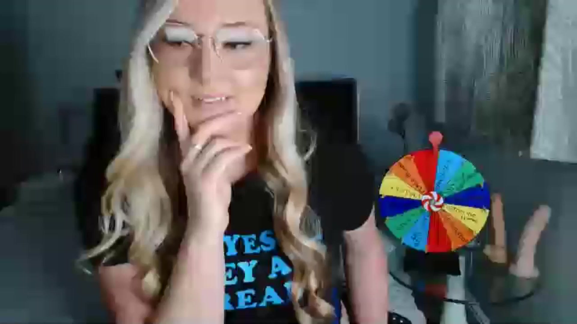 Gallery image thumbnail from AlexisBrookeX's myfreecams stream on, 11/25/2024, 15:34 image 19 of 20