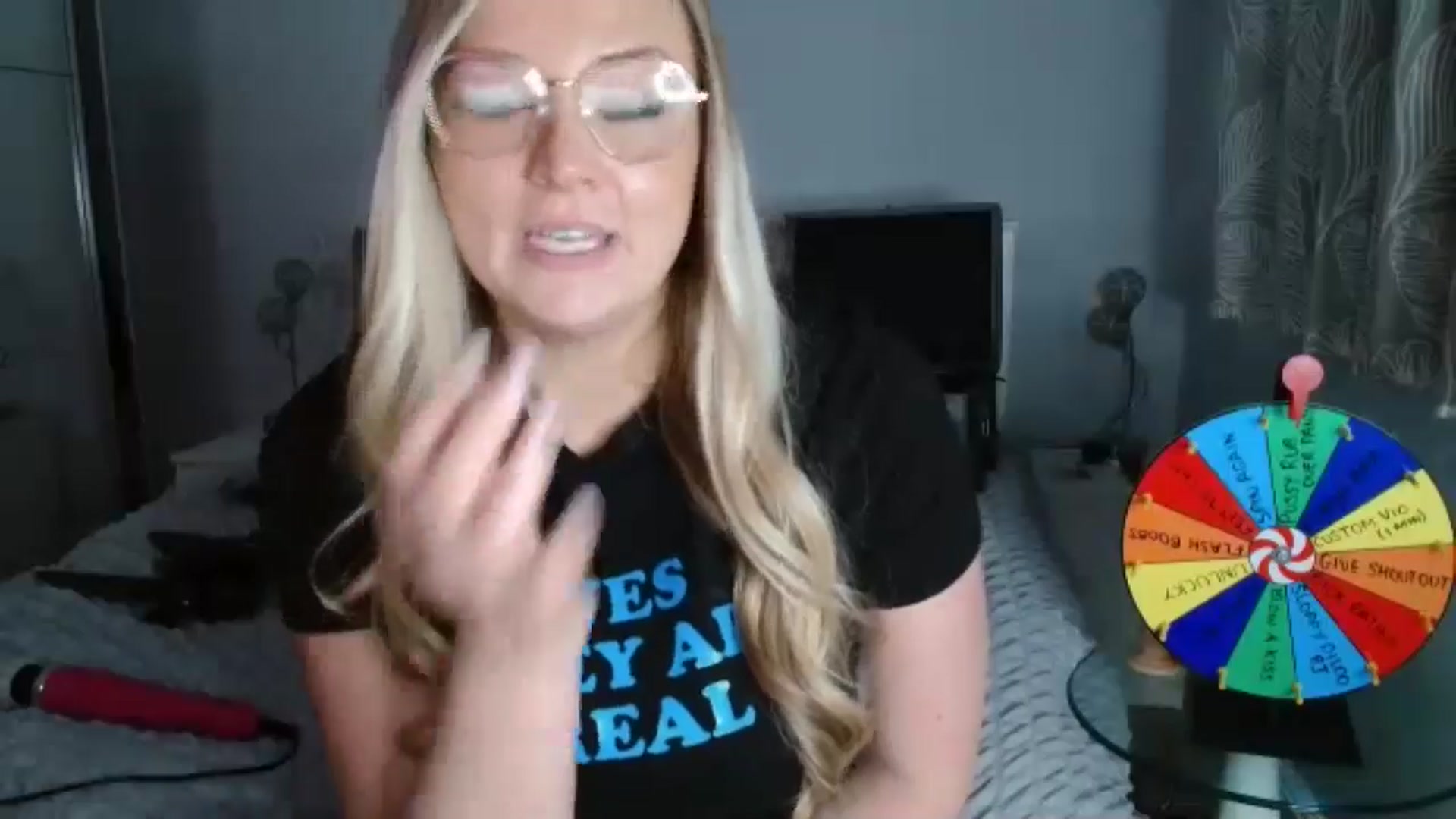Gallery image thumbnail from AlexisBrookeX's myfreecams stream on, 11/25/2024, 17:56 image 19 of 20
