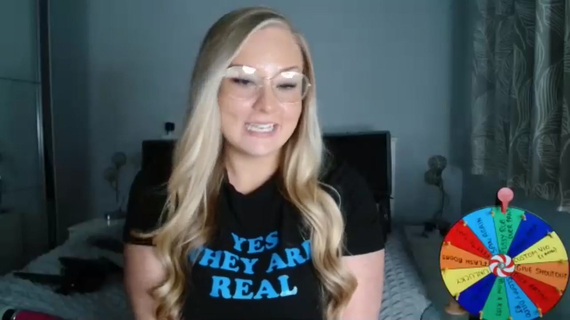Gallery image thumbnail from AlexisBrookeX's myfreecams stream on, 11/25/2024, 17:56 image 6 of 20