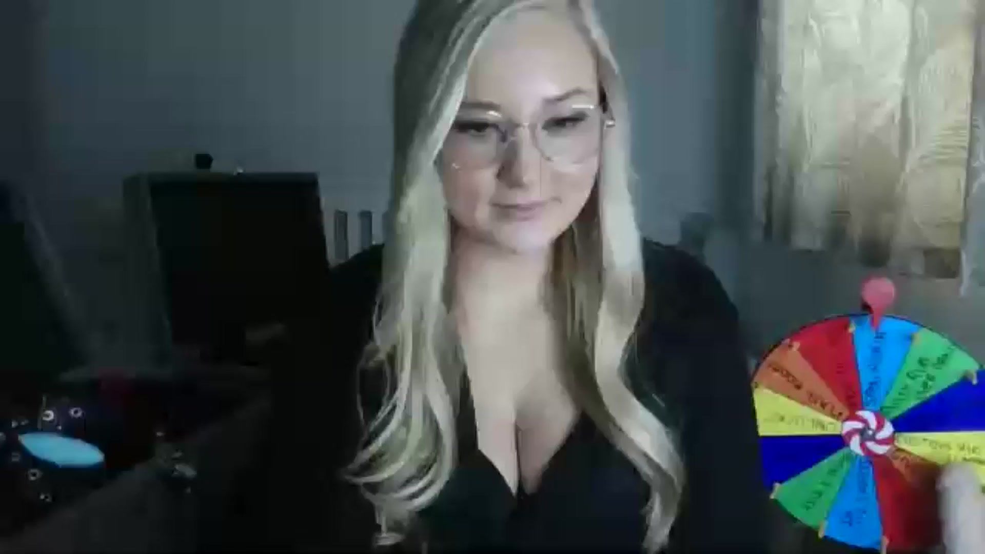 Gallery image thumbnail from AlexisBrookeX's myfreecams stream on, 11/27/2024, 12:56 image 7 of 20