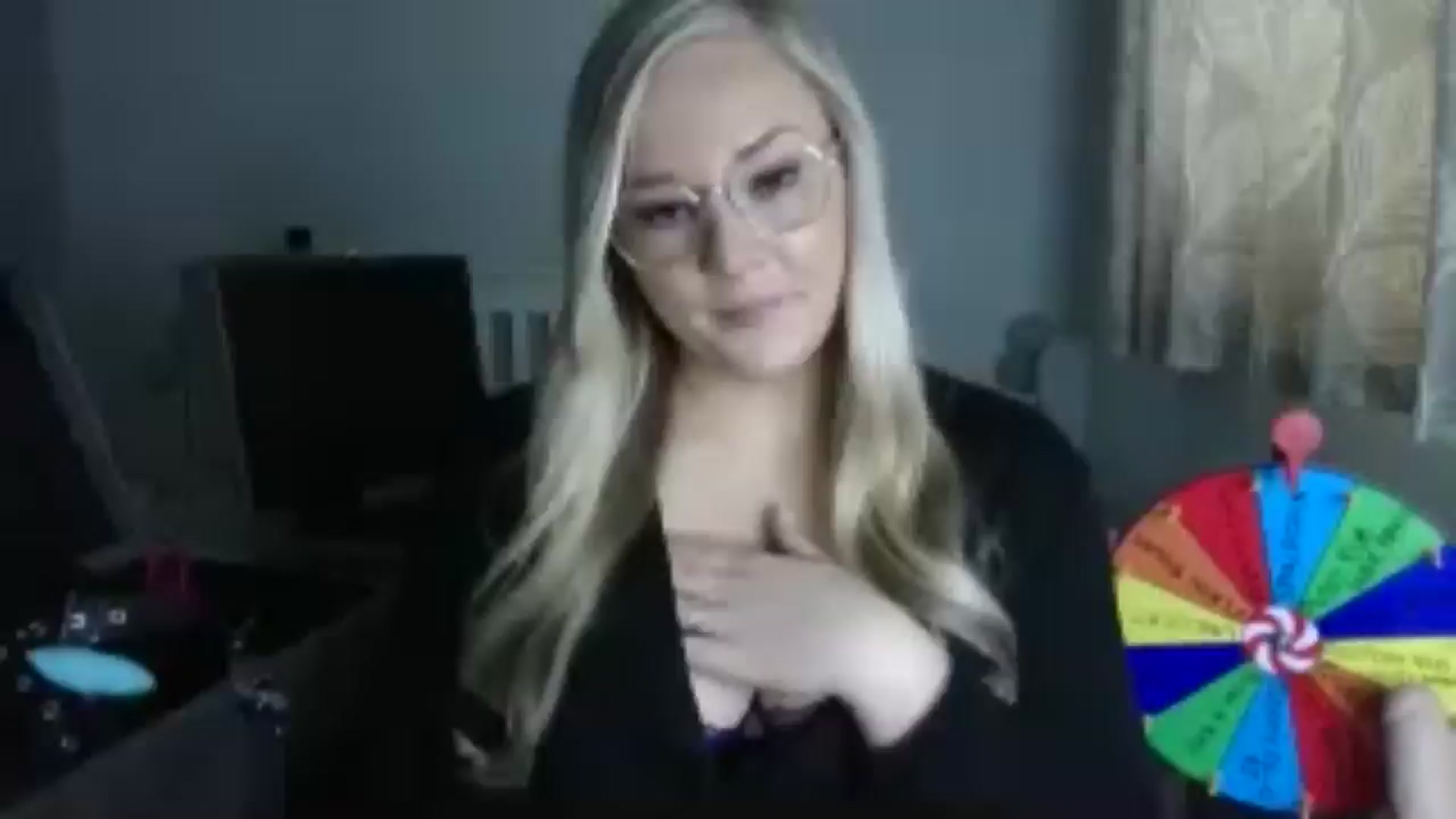 Gallery image thumbnail from AlexisBrookeX's myfreecams stream on, 11/27/2024, 13:06 image 19 of 20