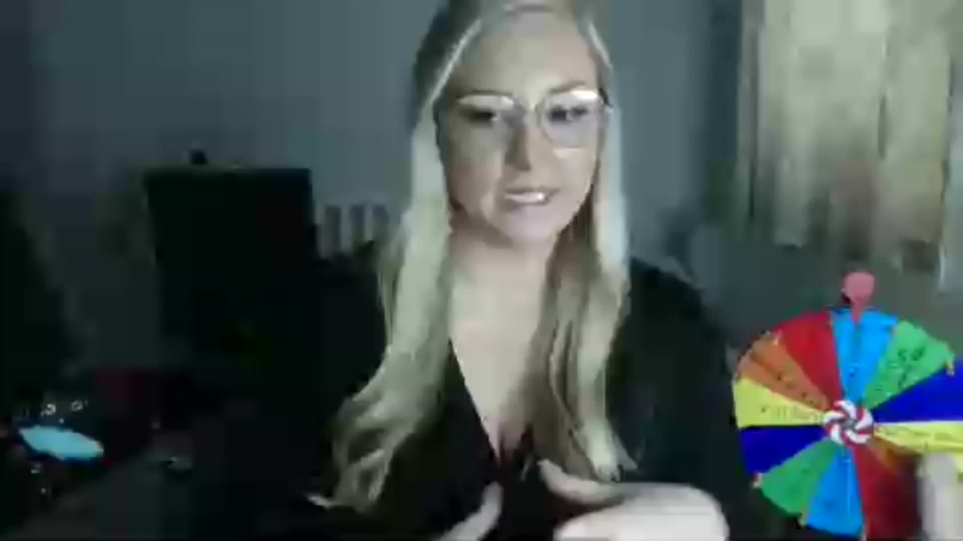 Gallery image thumbnail from AlexisBrookeX's myfreecams stream on, 11/27/2024, 13:06 image 15 of 20