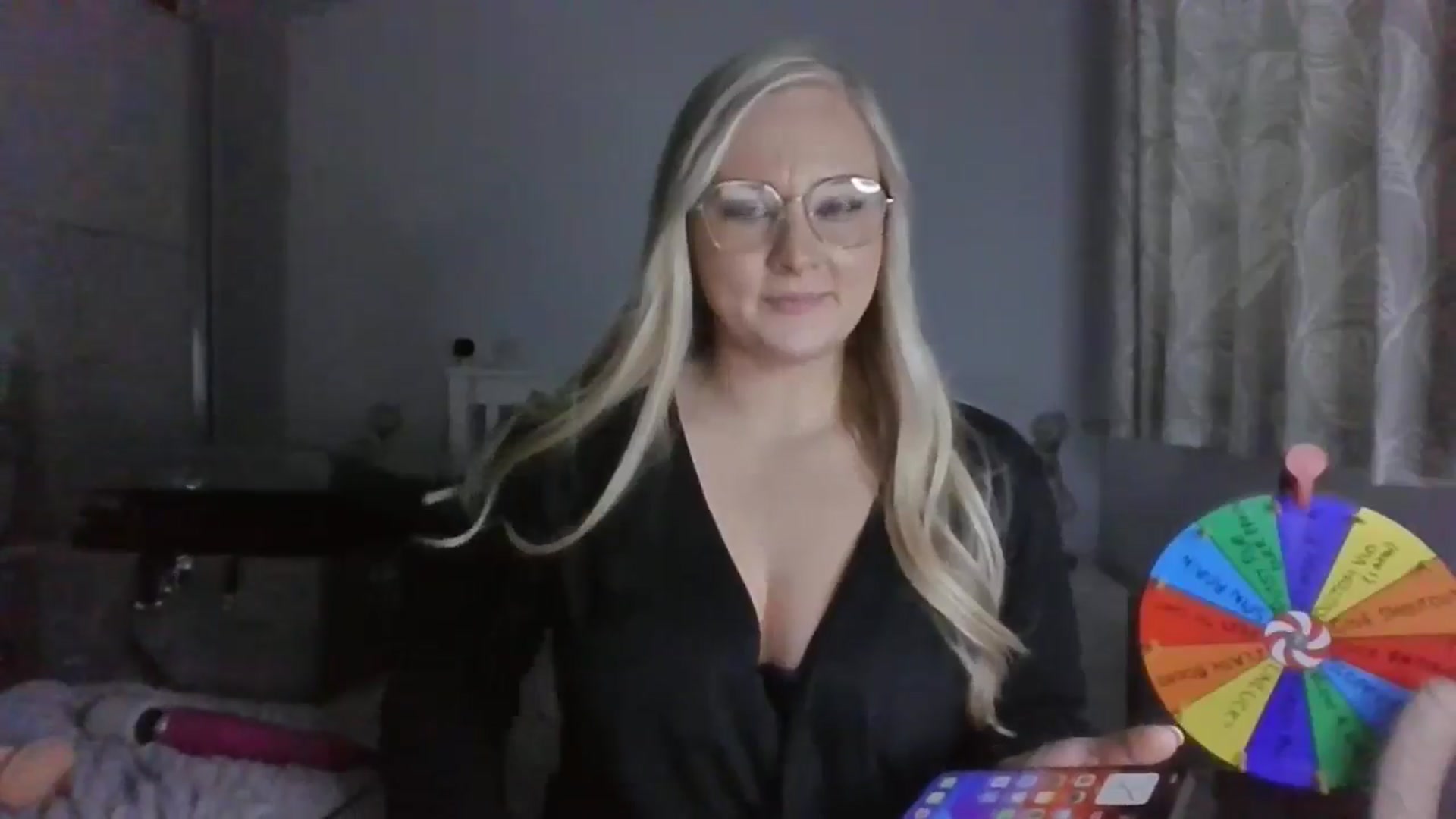 Gallery image thumbnail from AlexisBrookeX's myfreecams stream on, 11/27/2024, 15:21 image 16 of 20