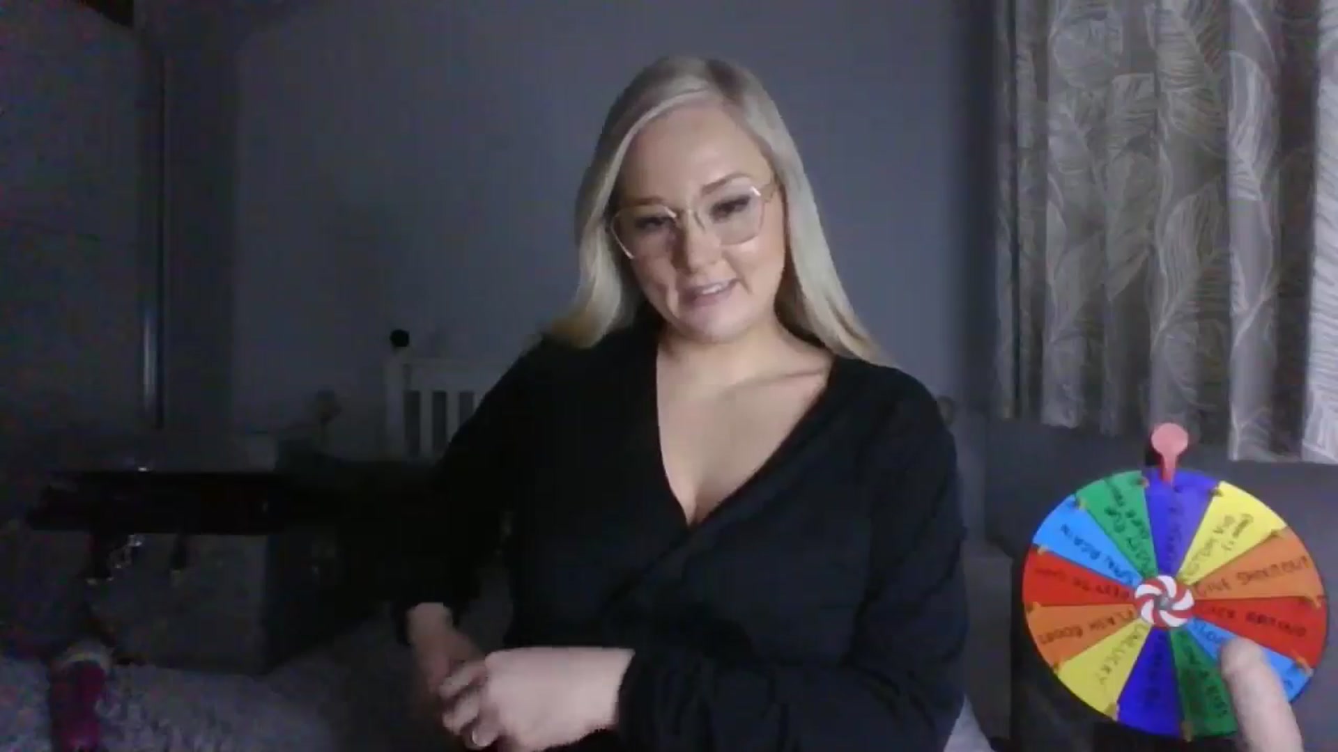 Gallery image thumbnail from AlexisBrookeX's myfreecams stream on, 11/27/2024, 15:21 image 3 of 20
