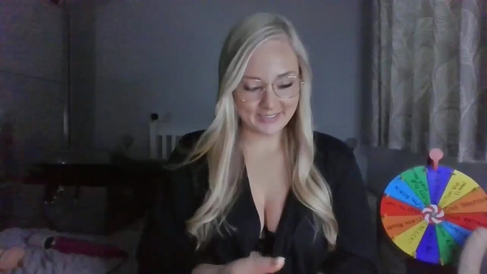 Gallery image thumbnail from AlexisBrookeX's myfreecams stream on, 11/27/2024, 15:21 image 17 of 20