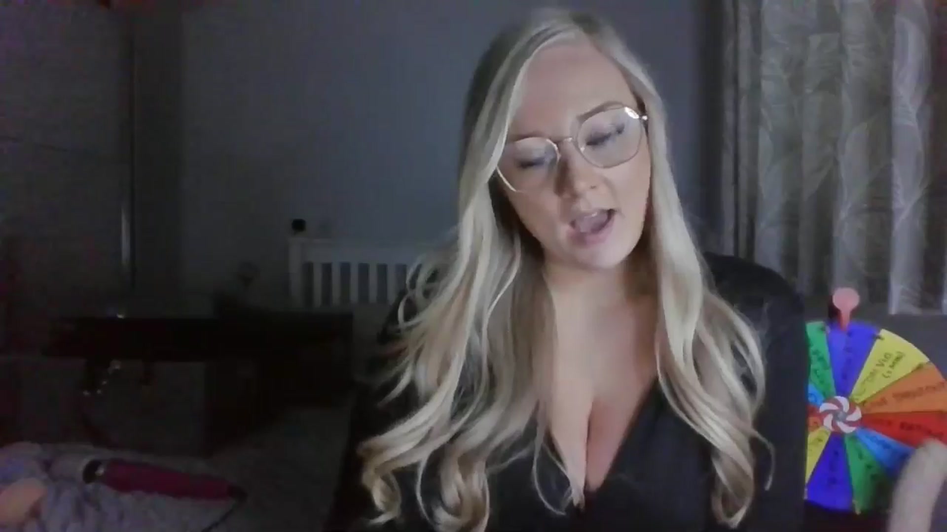 Gallery image thumbnail from AlexisBrookeX's myfreecams stream on, 11/27/2024, 15:21 image 18 of 20