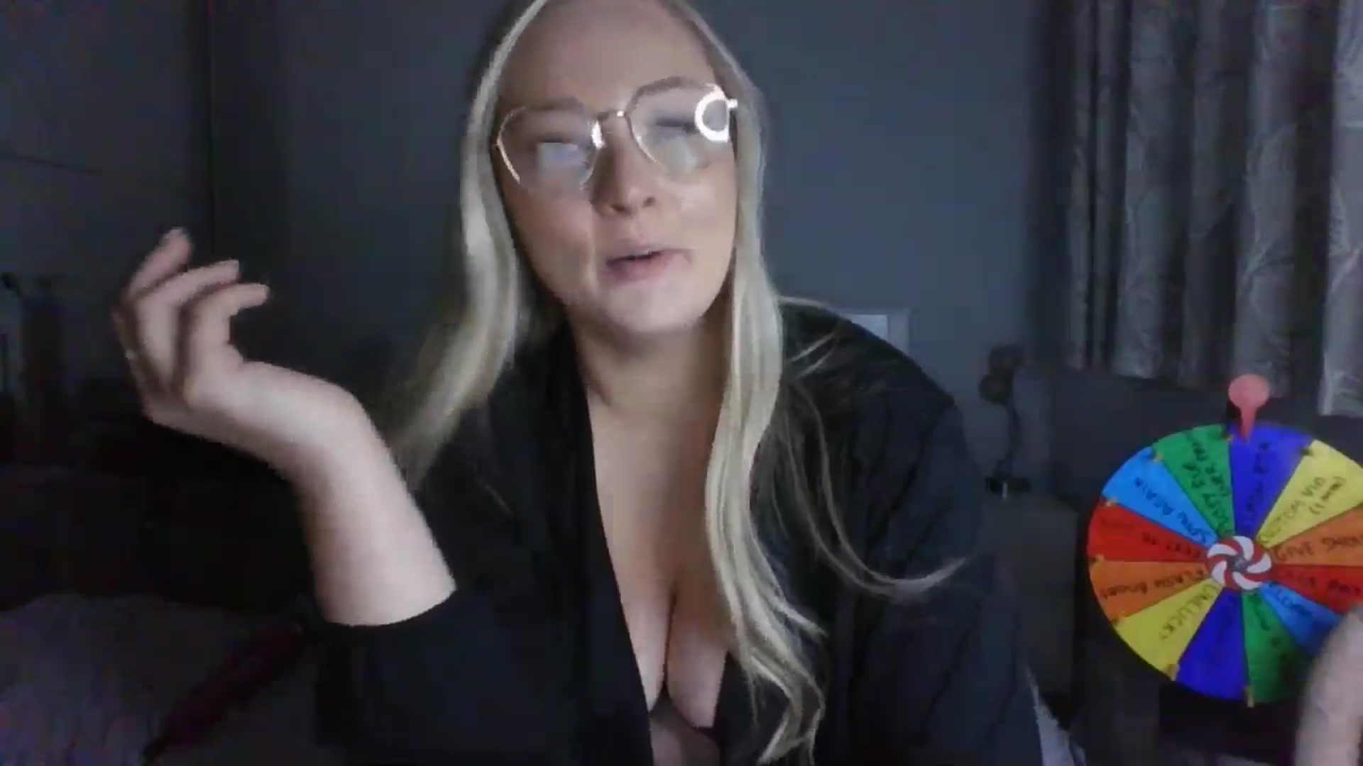Gallery image thumbnail from AlexisBrookeX's myfreecams stream on, 11/27/2024, 16:00 image 15 of 20