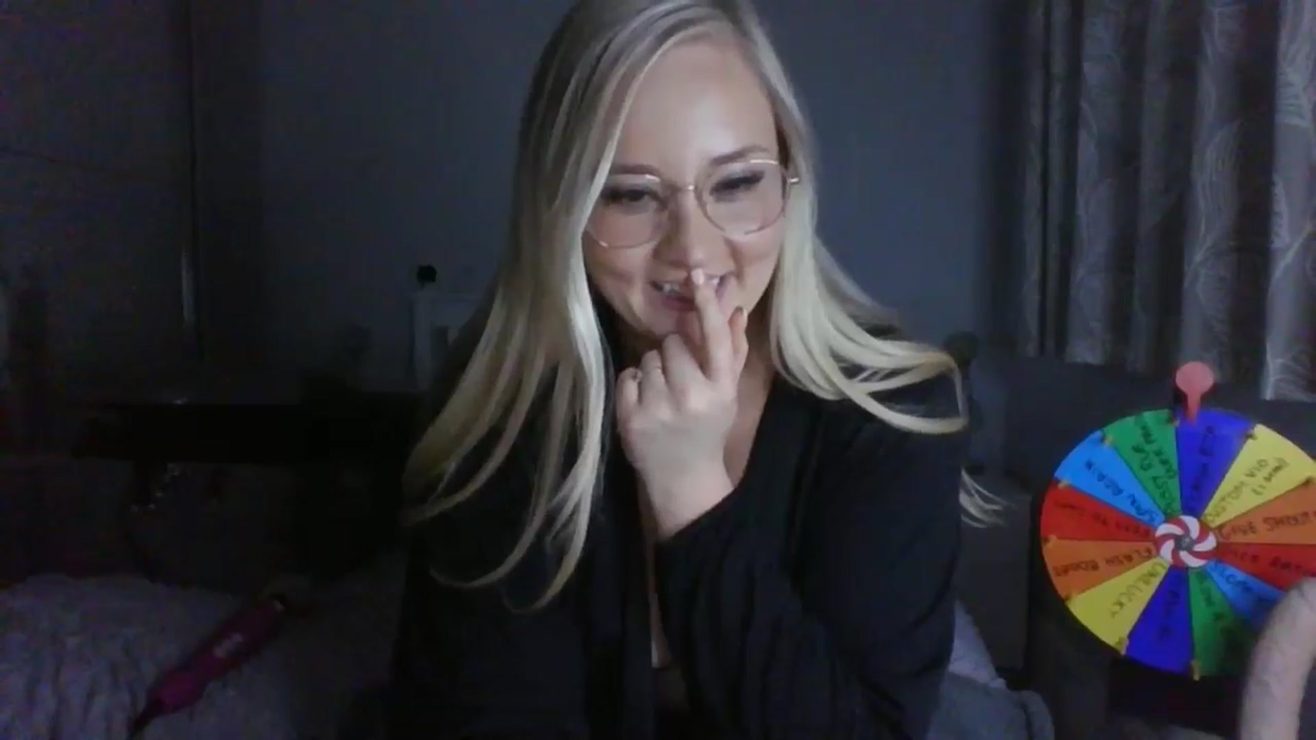Gallery image thumbnail from AlexisBrookeX's myfreecams stream on, 11/27/2024, 16:00 image 19 of 20