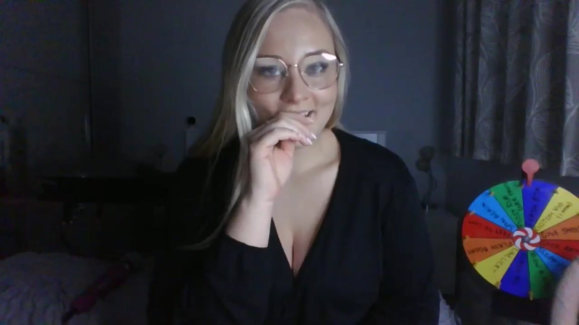 Gallery image thumbnail from AlexisBrookeX's myfreecams stream on, 11/27/2024, 16:00 image 12 of 20
