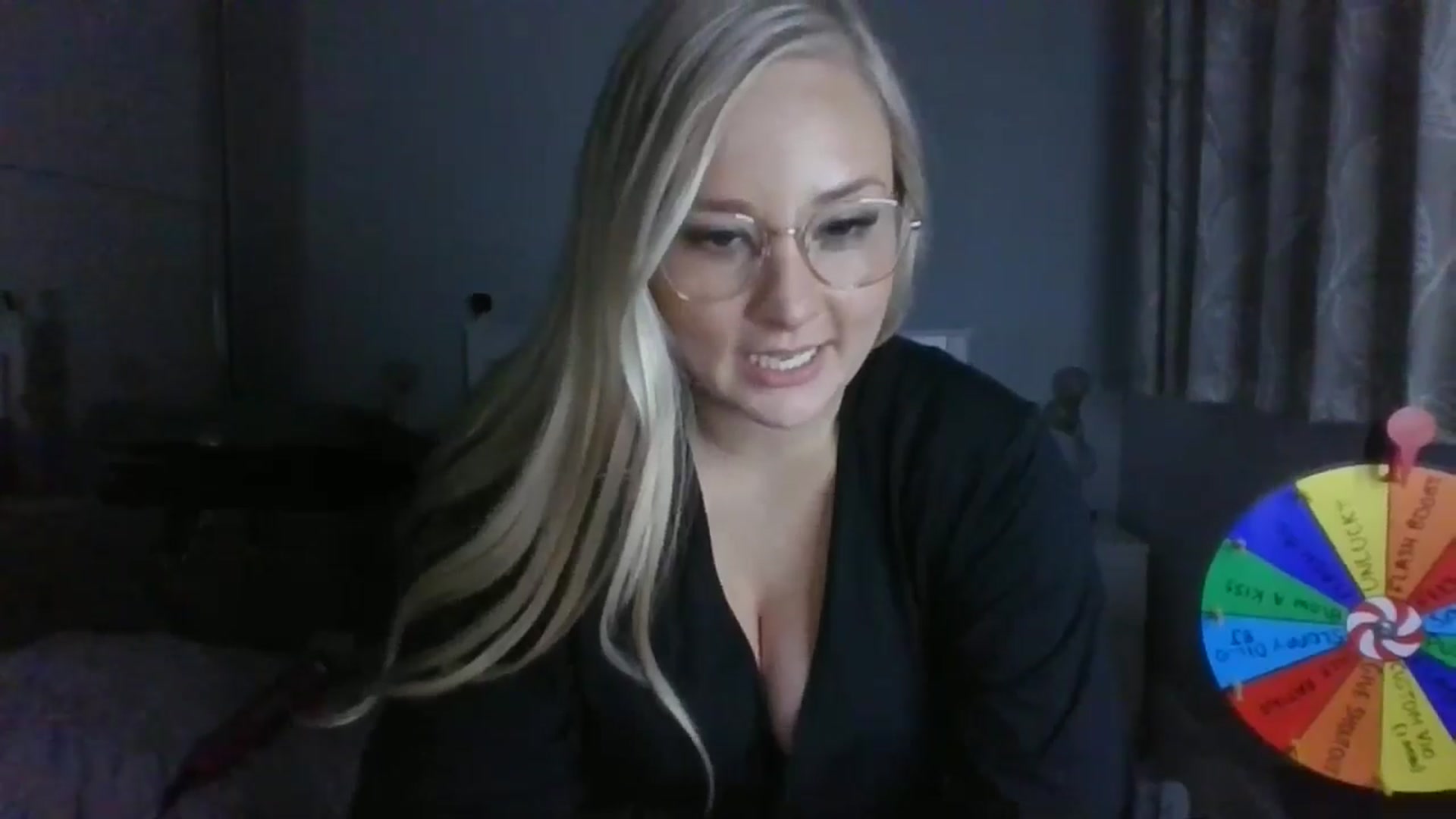 Gallery image thumbnail from AlexisBrookeX's myfreecams stream on, 11/27/2024, 16:24 image 15 of 20