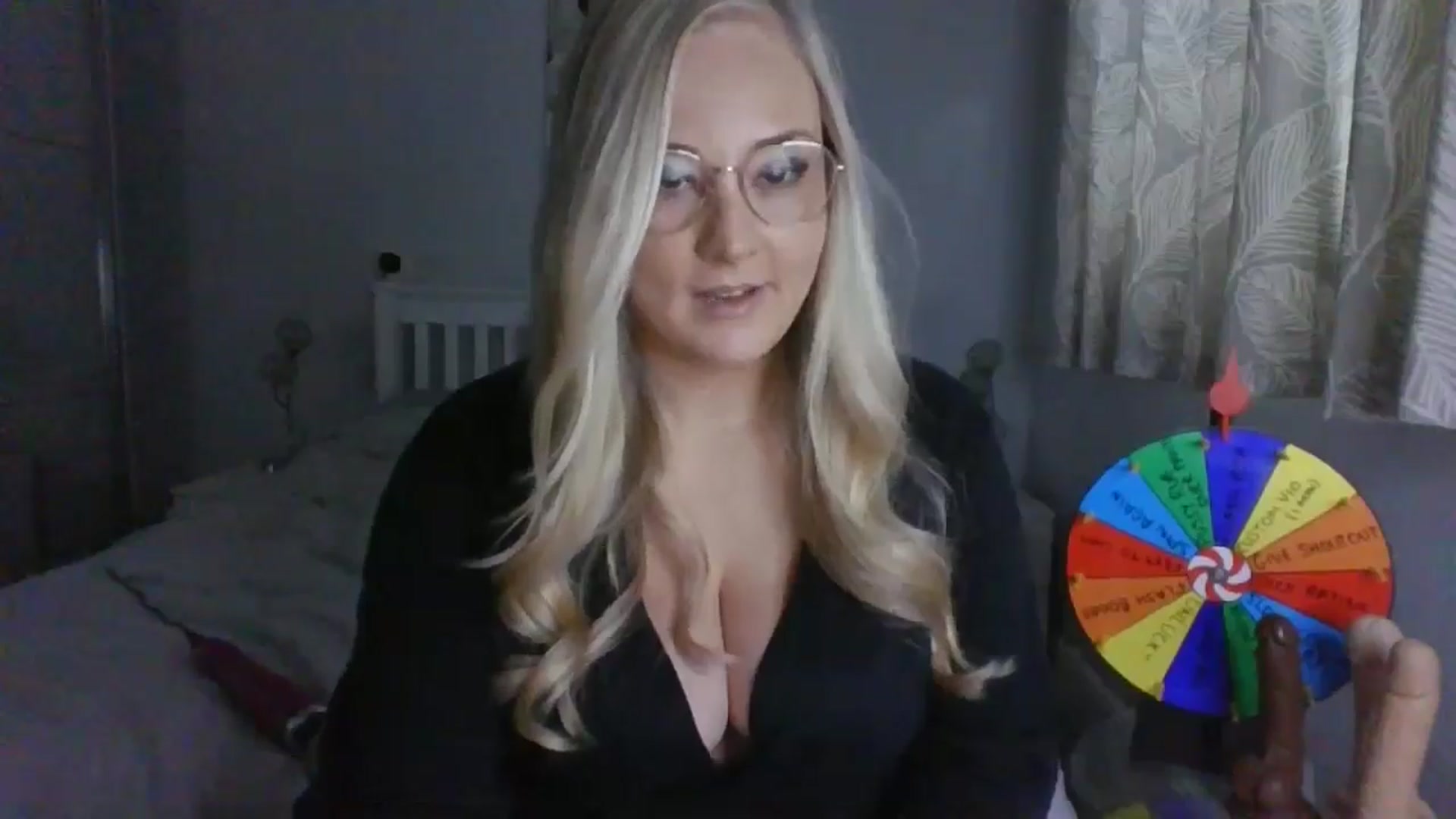Gallery image thumbnail from AlexisBrookeX's myfreecams stream on, 11/28/2024, 14:15 image 13 of 20