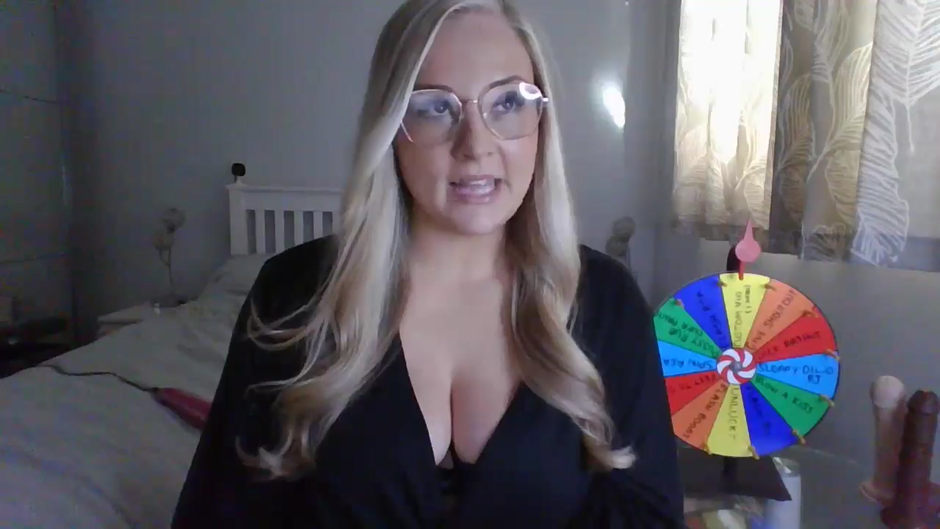 Gallery image thumbnail from AlexisBrookeX's myfreecams stream on, 11/29/2024, 13:21 image 13 of 20