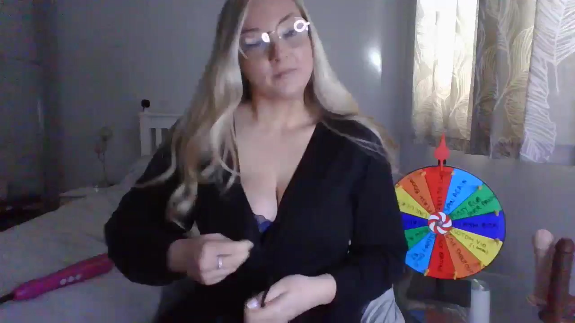 Gallery image thumbnail from AlexisBrookeX's myfreecams stream on, 11/29/2024, 13:21 image 17 of 20