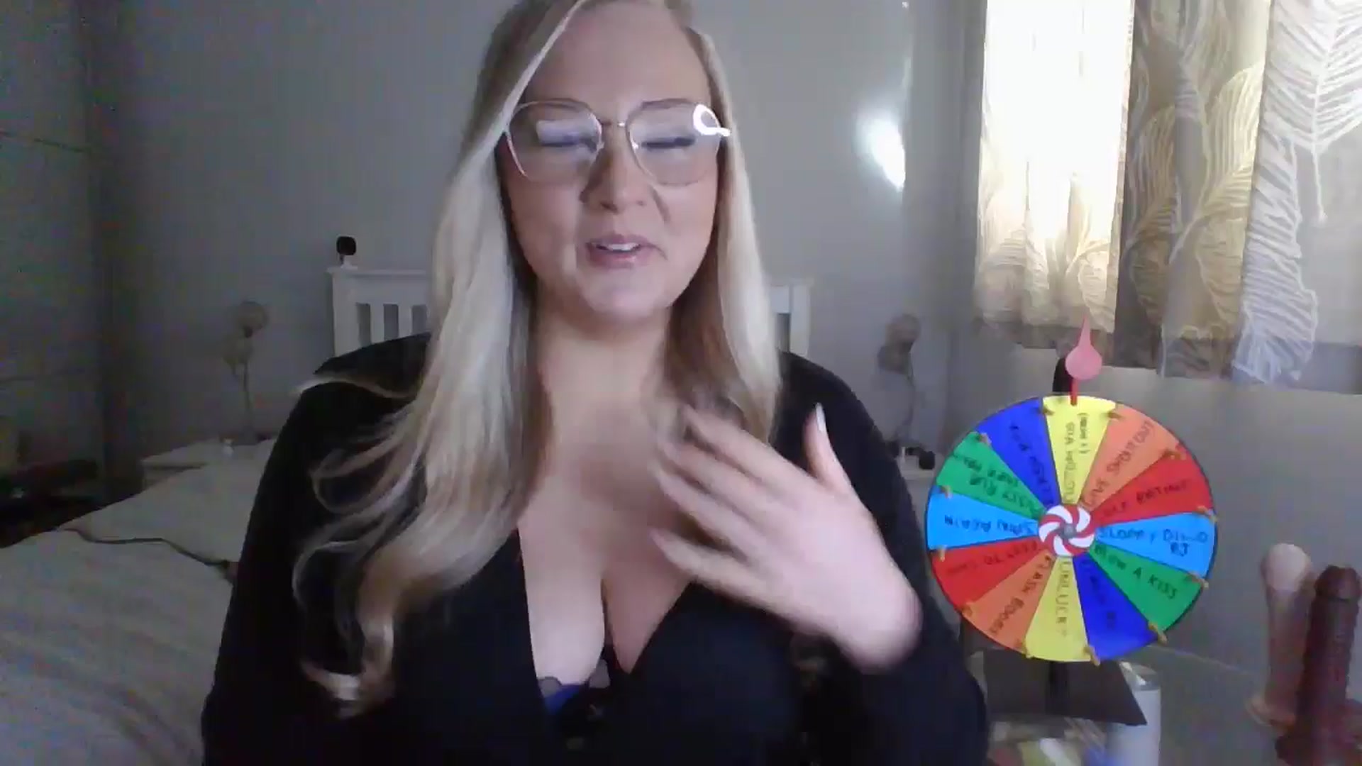 Gallery image thumbnail from AlexisBrookeX's myfreecams stream on, 11/29/2024, 13:21 image 12 of 20