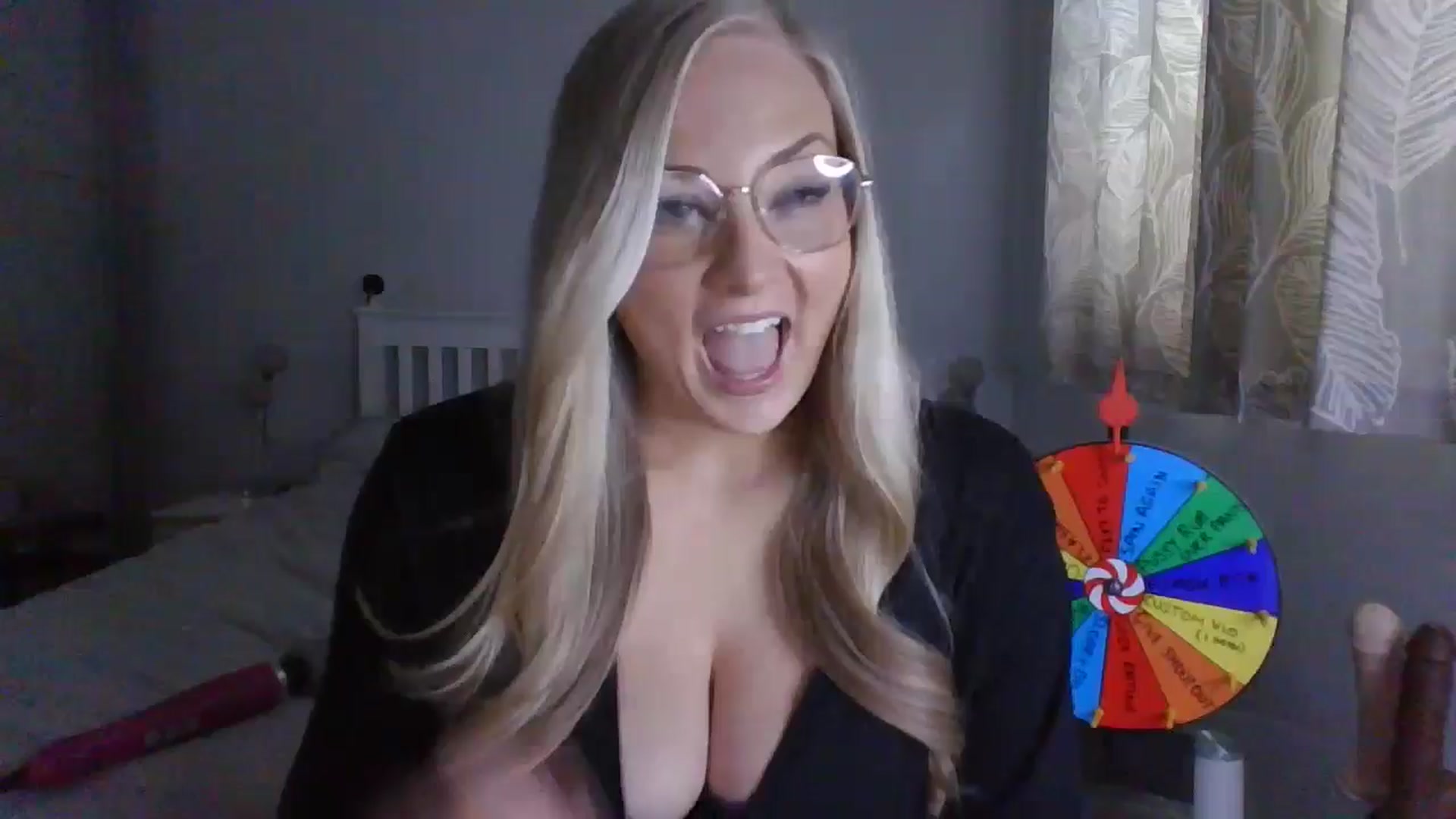 Gallery image thumbnail from AlexisBrookeX's myfreecams stream on, 11/29/2024, 13:41 image 12 of 20