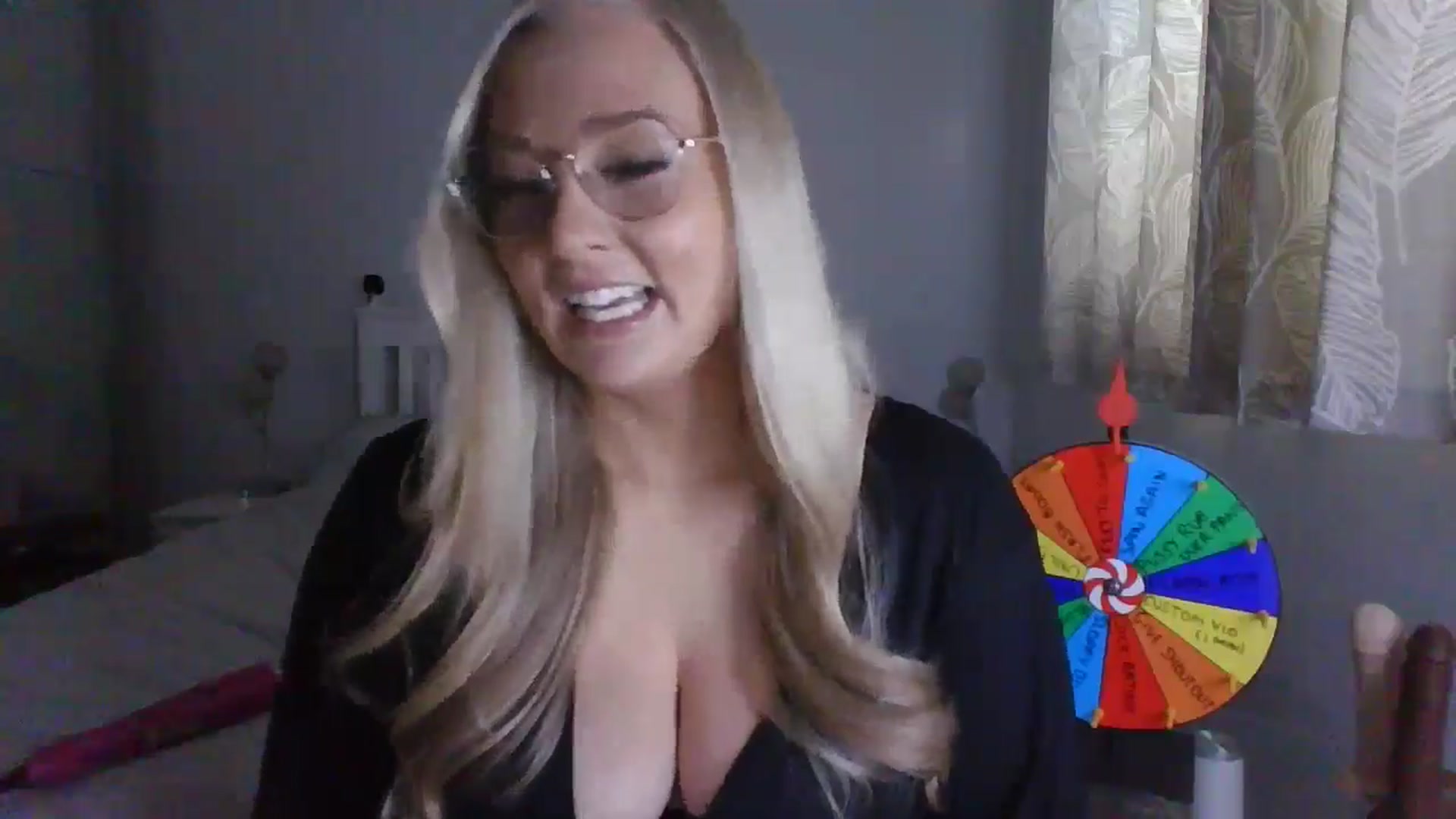 Gallery image thumbnail from AlexisBrookeX's myfreecams stream on, 11/29/2024, 13:41 image 17 of 20