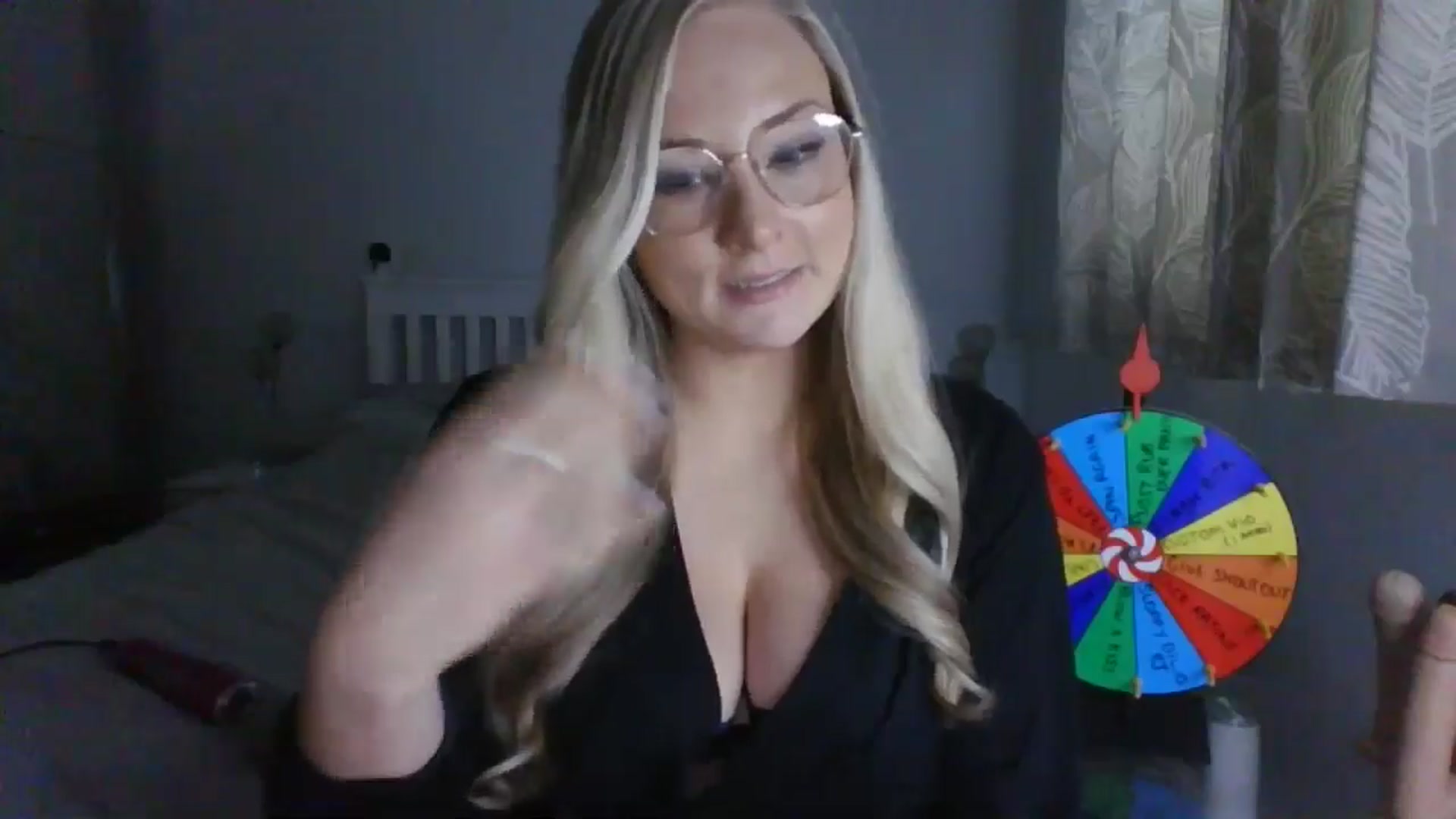 Gallery image thumbnail from AlexisBrookeX's myfreecams stream on, 11/29/2024, 15:16 image 4 of 20
