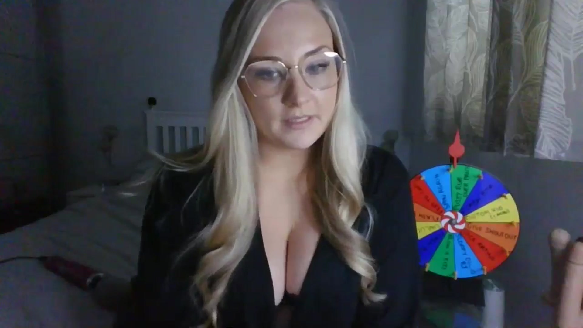 Gallery image thumbnail from AlexisBrookeX's myfreecams stream on, 11/29/2024, 15:16 image 3 of 20