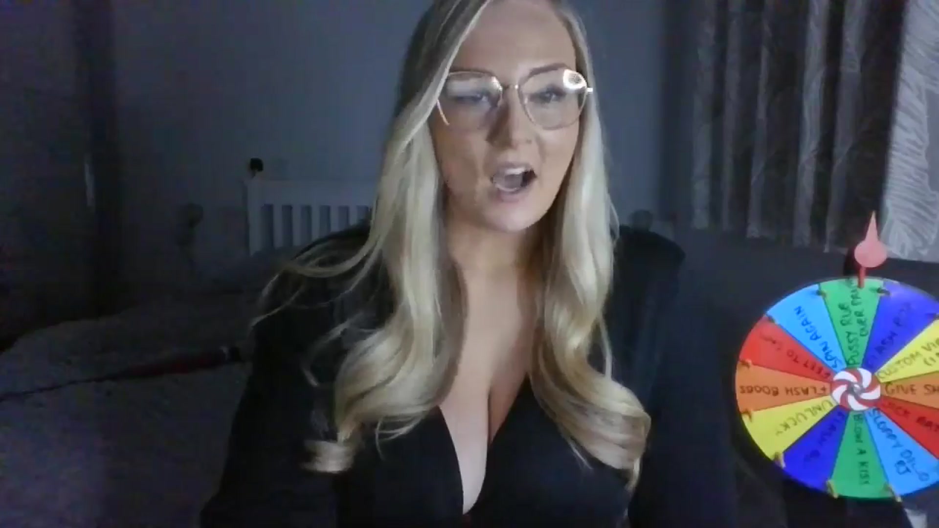 Gallery image thumbnail from AlexisBrookeX's myfreecams stream on, 11/29/2024, 21:35 image 13 of 20