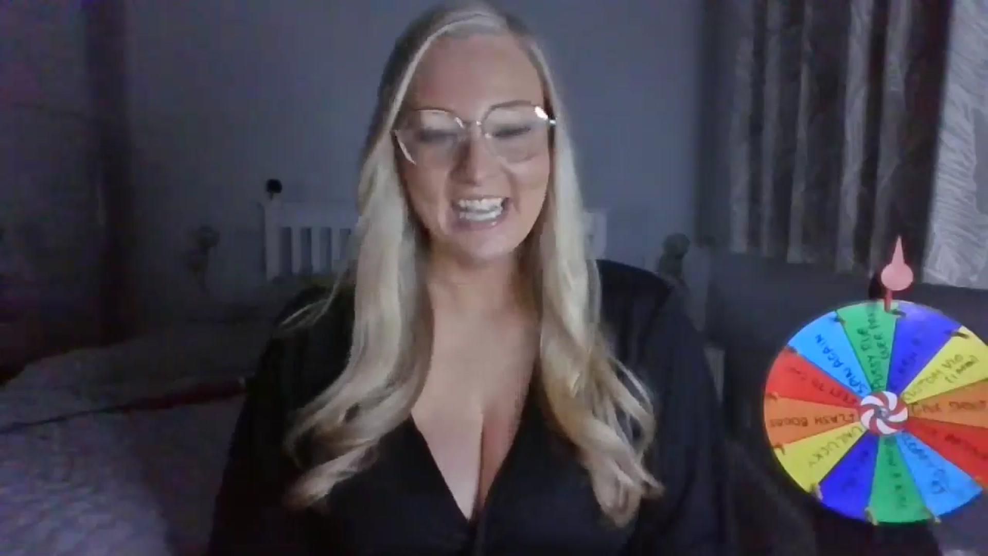 Gallery image thumbnail from AlexisBrookeX's myfreecams stream on, 11/29/2024, 21:35 image 16 of 20