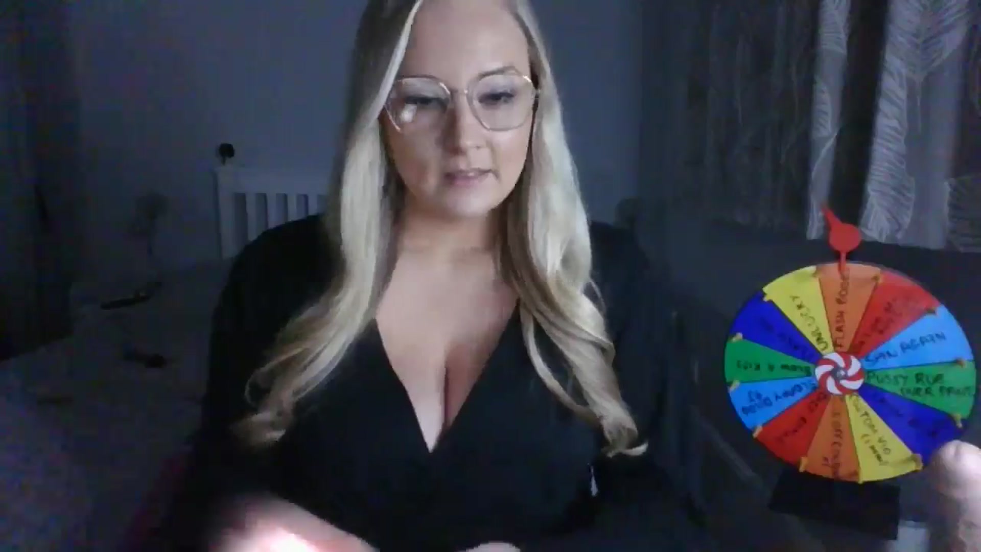 Gallery image thumbnail from AlexisBrookeX's myfreecams stream on, 12/06/2024, 21:19 image 2 of 20