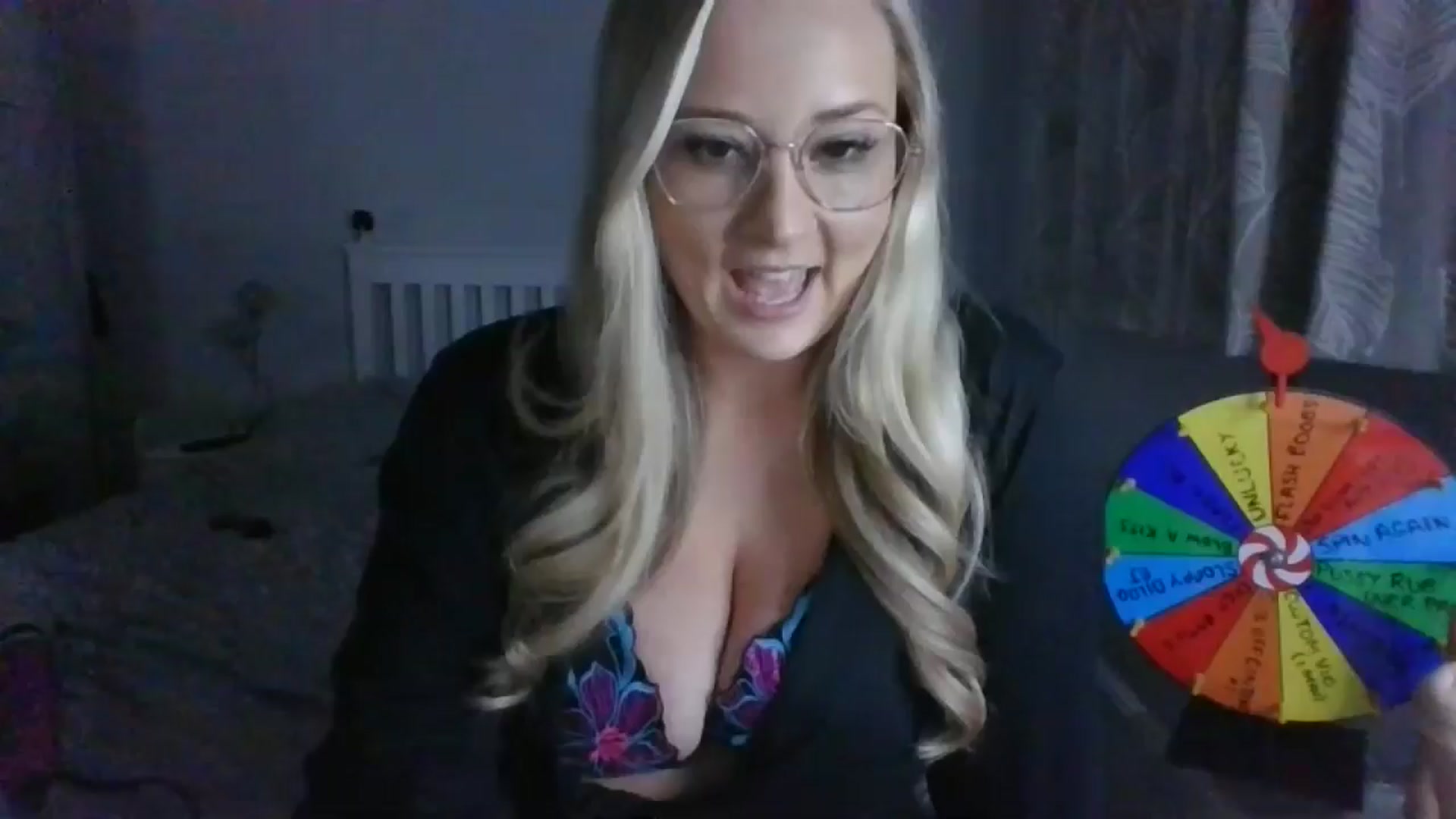 Gallery image thumbnail from AlexisBrookeX's myfreecams stream on, 12/06/2024, 21:19 image 6 of 20