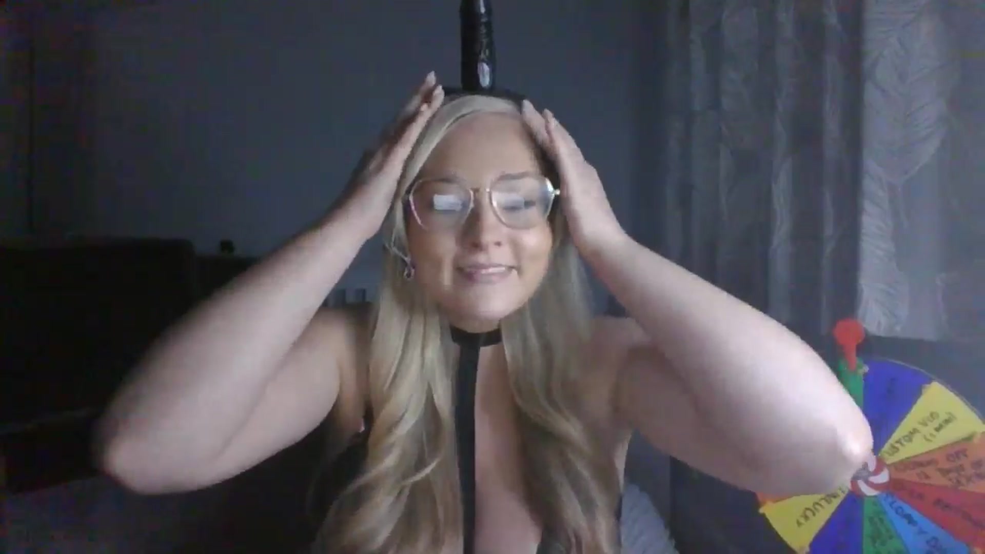 Gallery image thumbnail from AlexisBrookeX's myfreecams stream on, 12/08/2024, 15:58 image 14 of 20