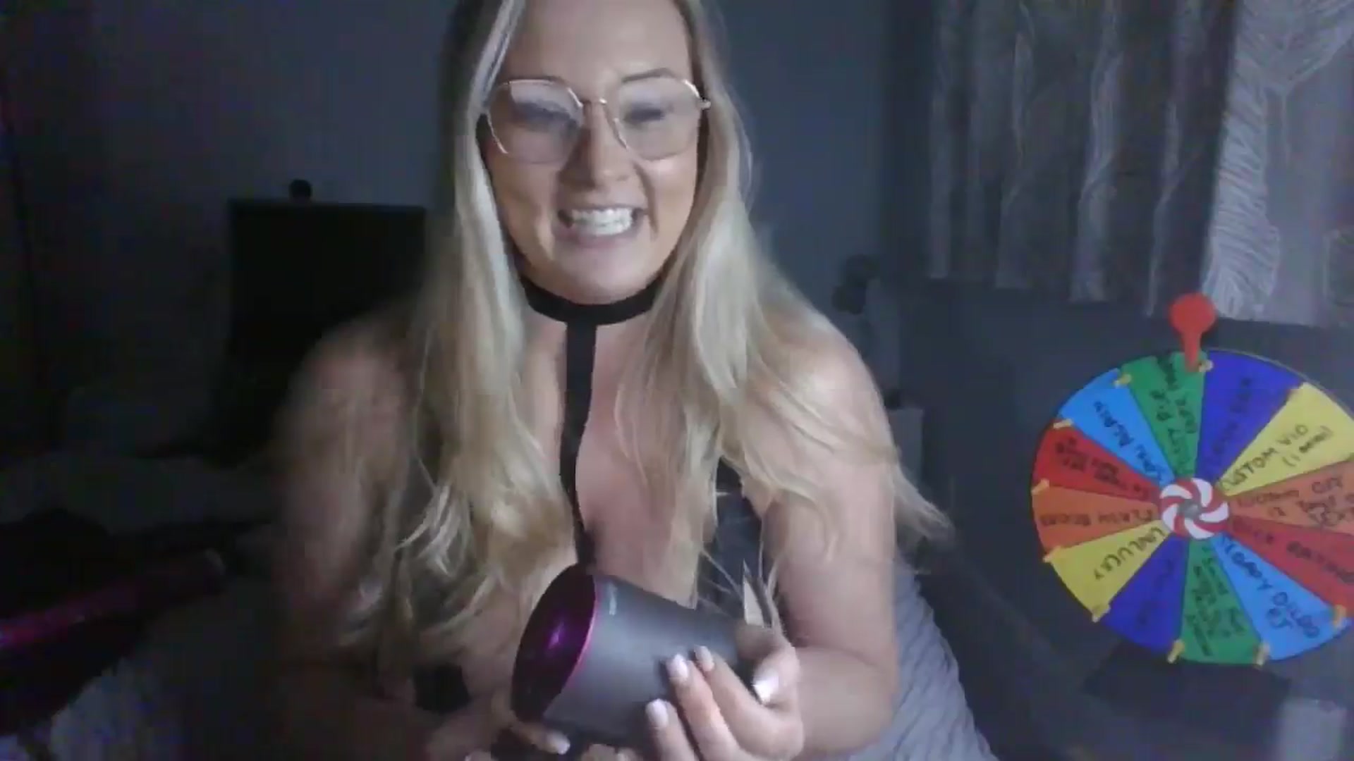 Gallery image thumbnail from AlexisBrookeX's myfreecams stream on, 12/08/2024, 15:58 image 13 of 20