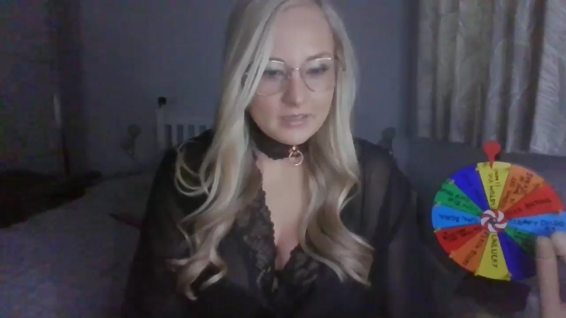 Gallery image thumbnail from AlexisBrookeX's myfreecams stream on, 12/11/2024, 13:38 image 12 of 20