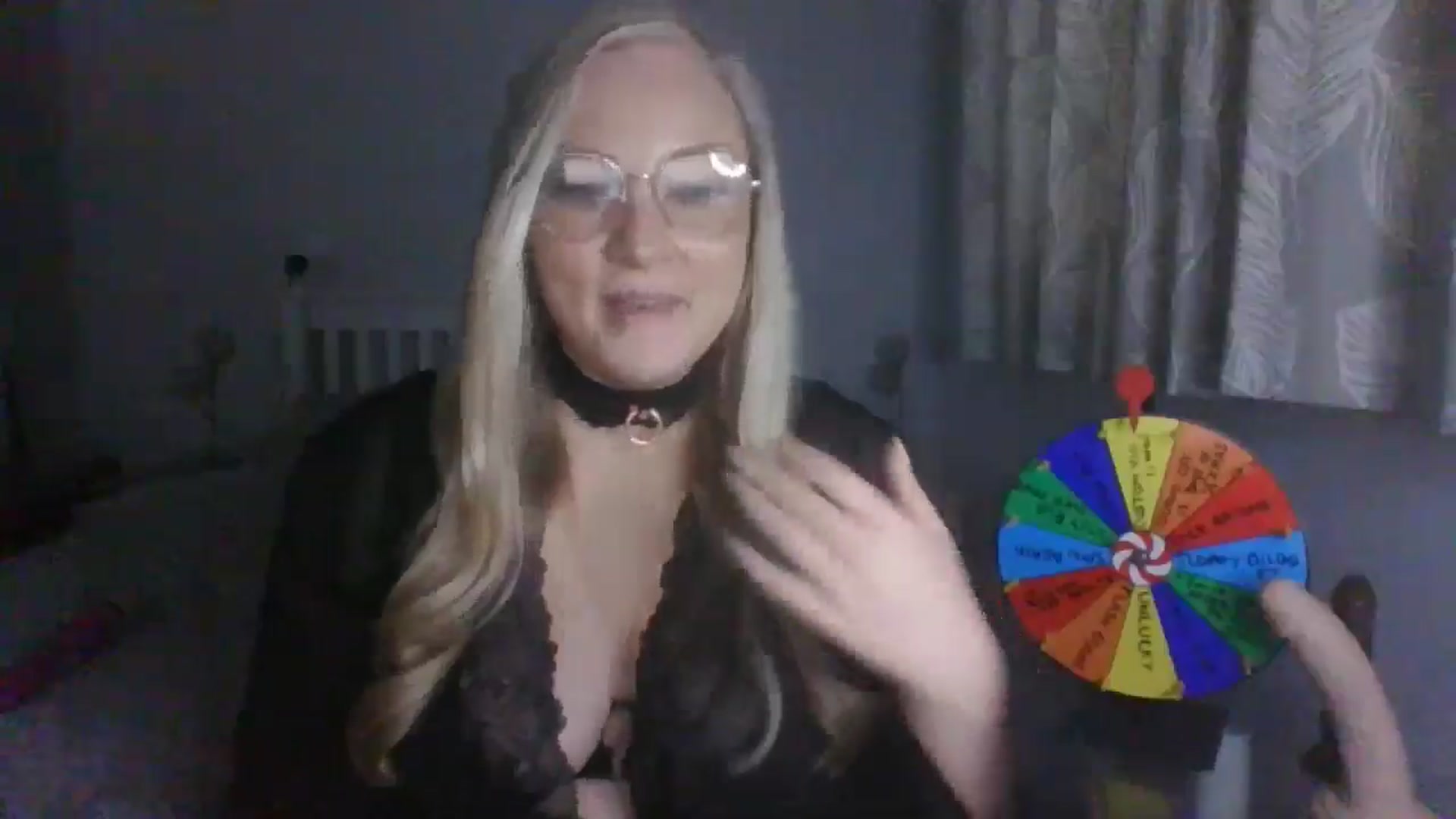 Gallery image thumbnail from AlexisBrookeX's myfreecams stream on, 12/11/2024, 14:19 image 15 of 20