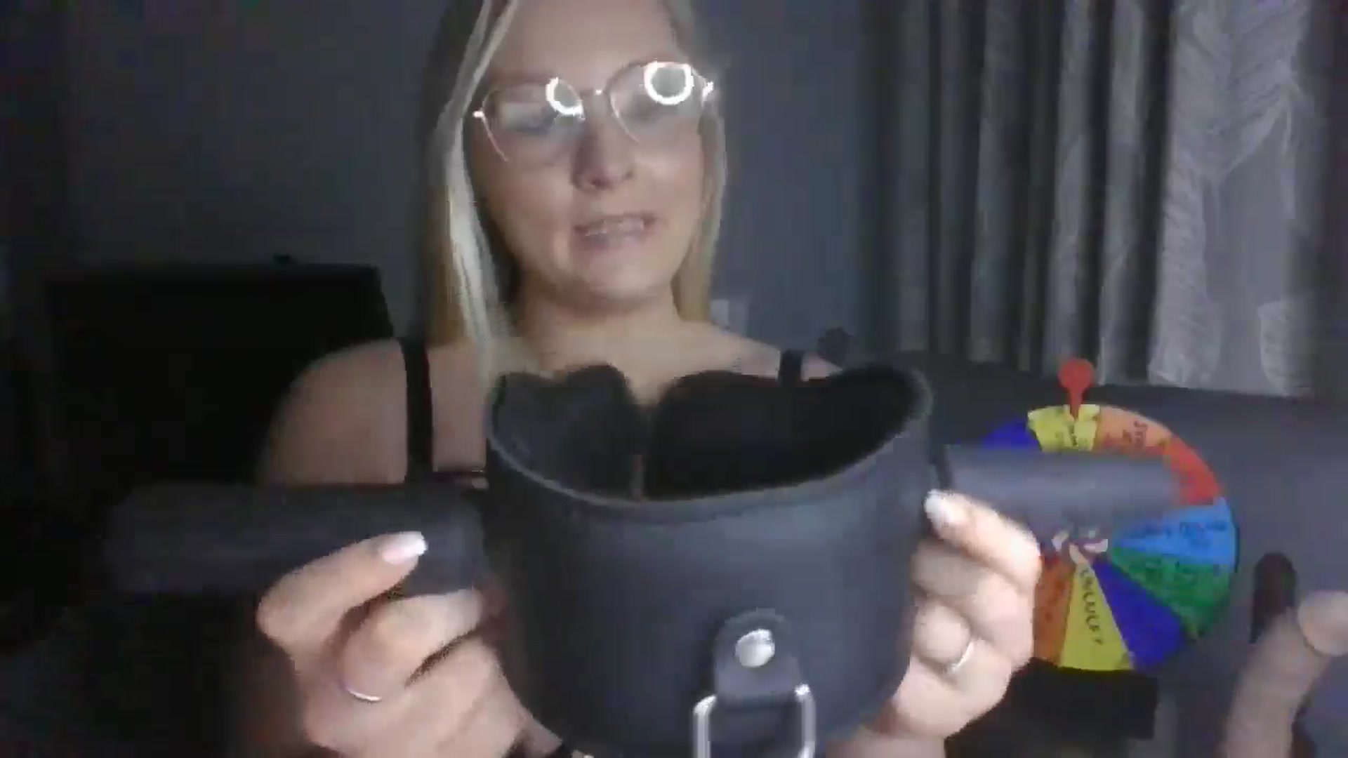Gallery image thumbnail from AlexisBrookeX's myfreecams stream on, 12/11/2024, 18:42 image 8 of 20