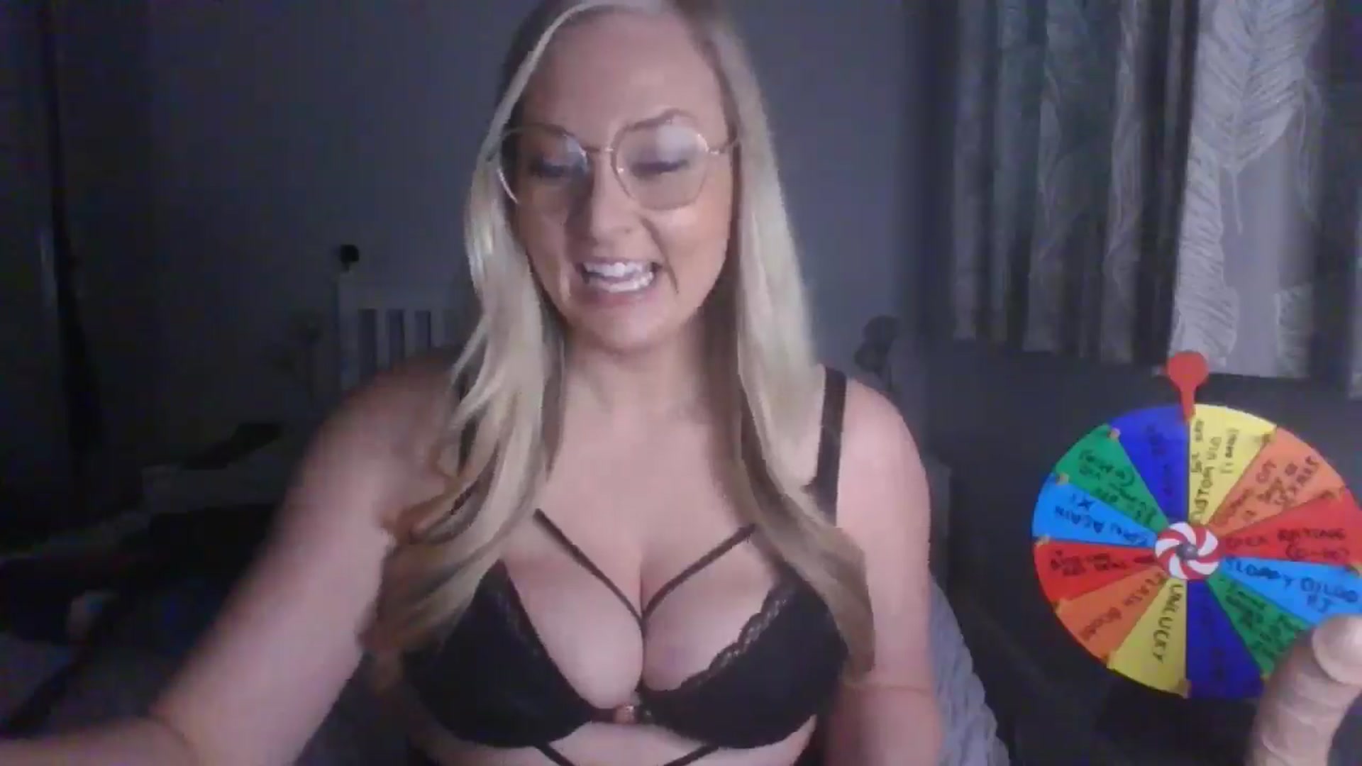Gallery image thumbnail from AlexisBrookeX's myfreecams stream on, 12/13/2024, 14:55 image 17 of 20