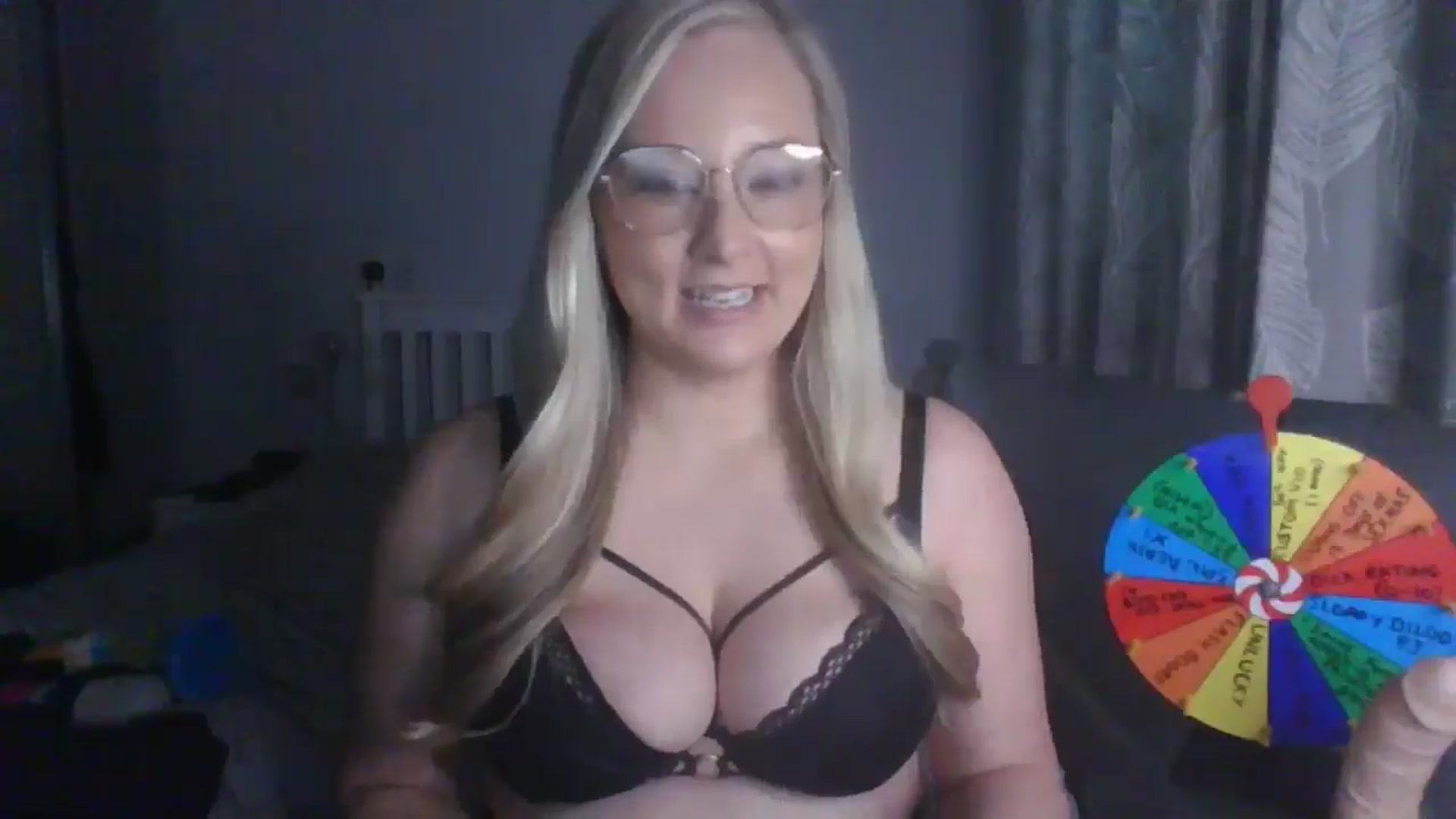 Gallery image thumbnail from AlexisBrookeX's myfreecams stream on, 12/13/2024, 14:55 image 11 of 20