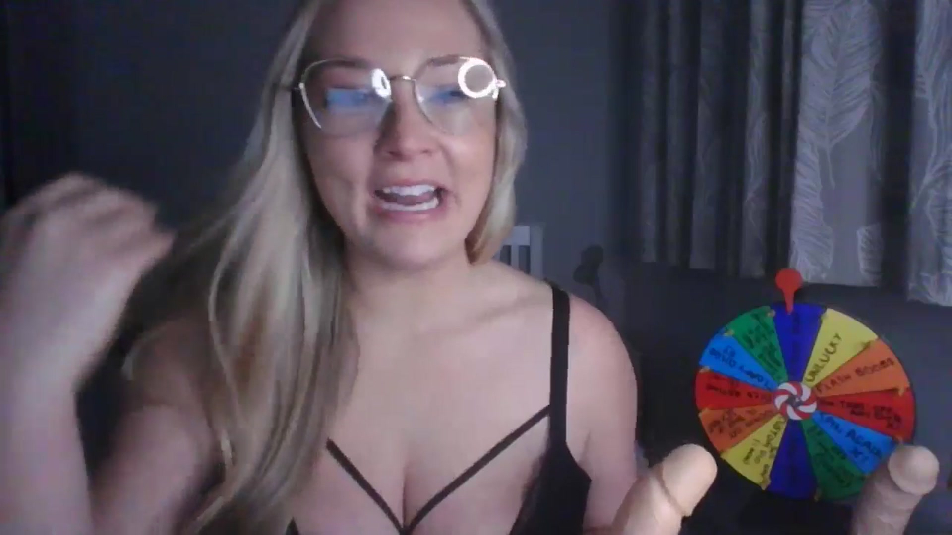 Gallery image thumbnail from AlexisBrookeX's myfreecams stream on, 12/13/2024, 16:12 image 15 of 20