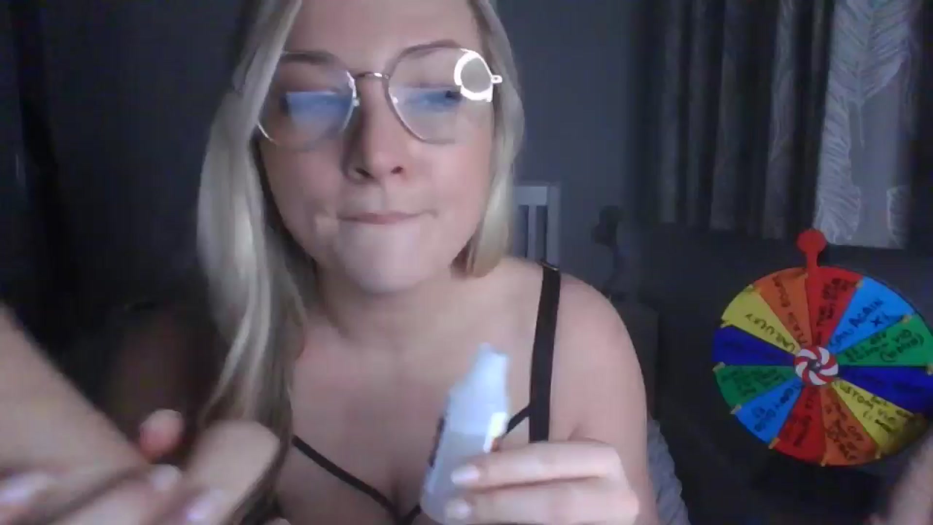 Gallery image thumbnail from AlexisBrookeX's myfreecams stream on, 12/13/2024, 20:54 image 17 of 20