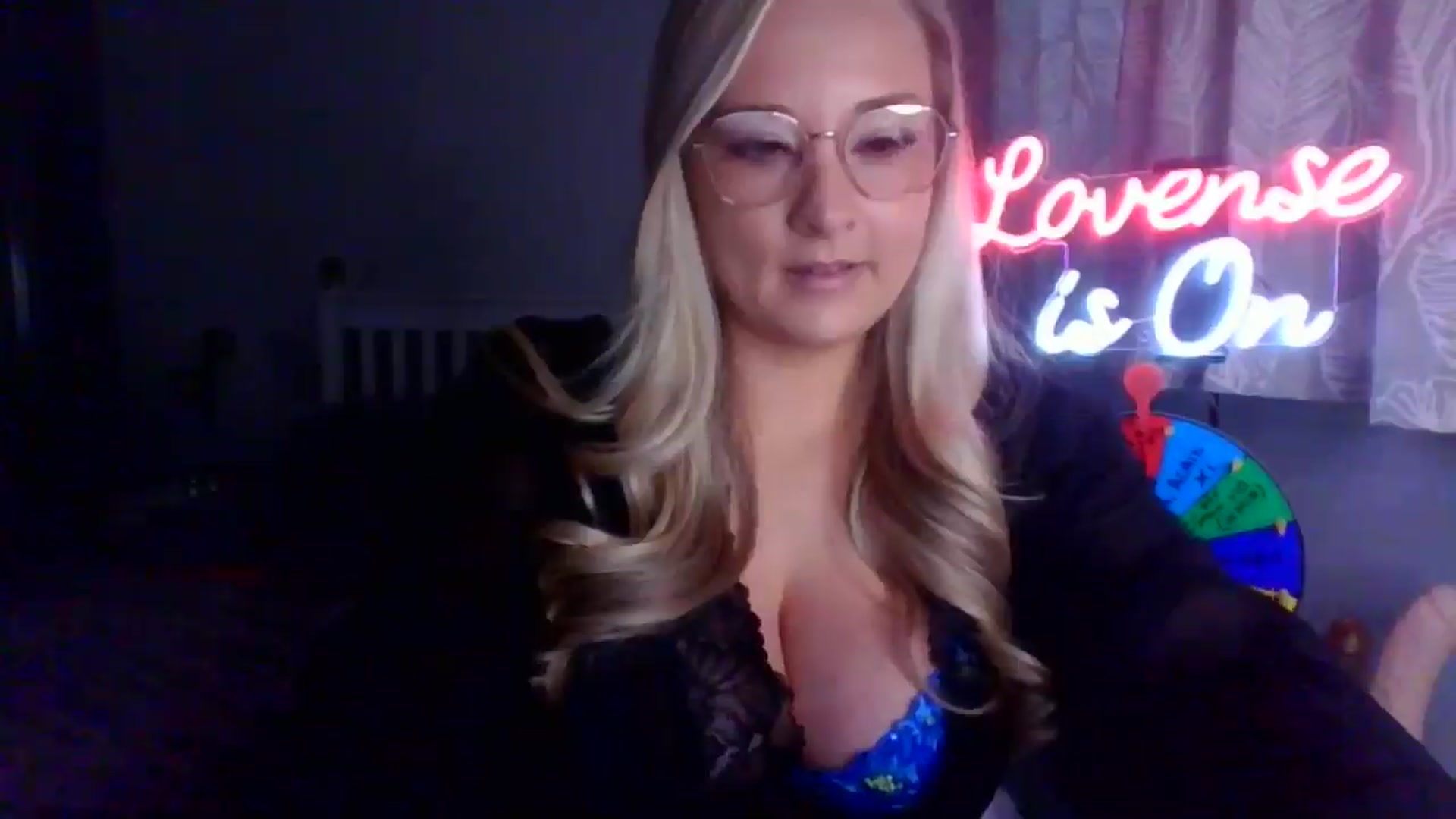 Gallery image thumbnail from AlexisBrookeX's myfreecams stream on, 12/19/2024, 15:02 image 3 of 20