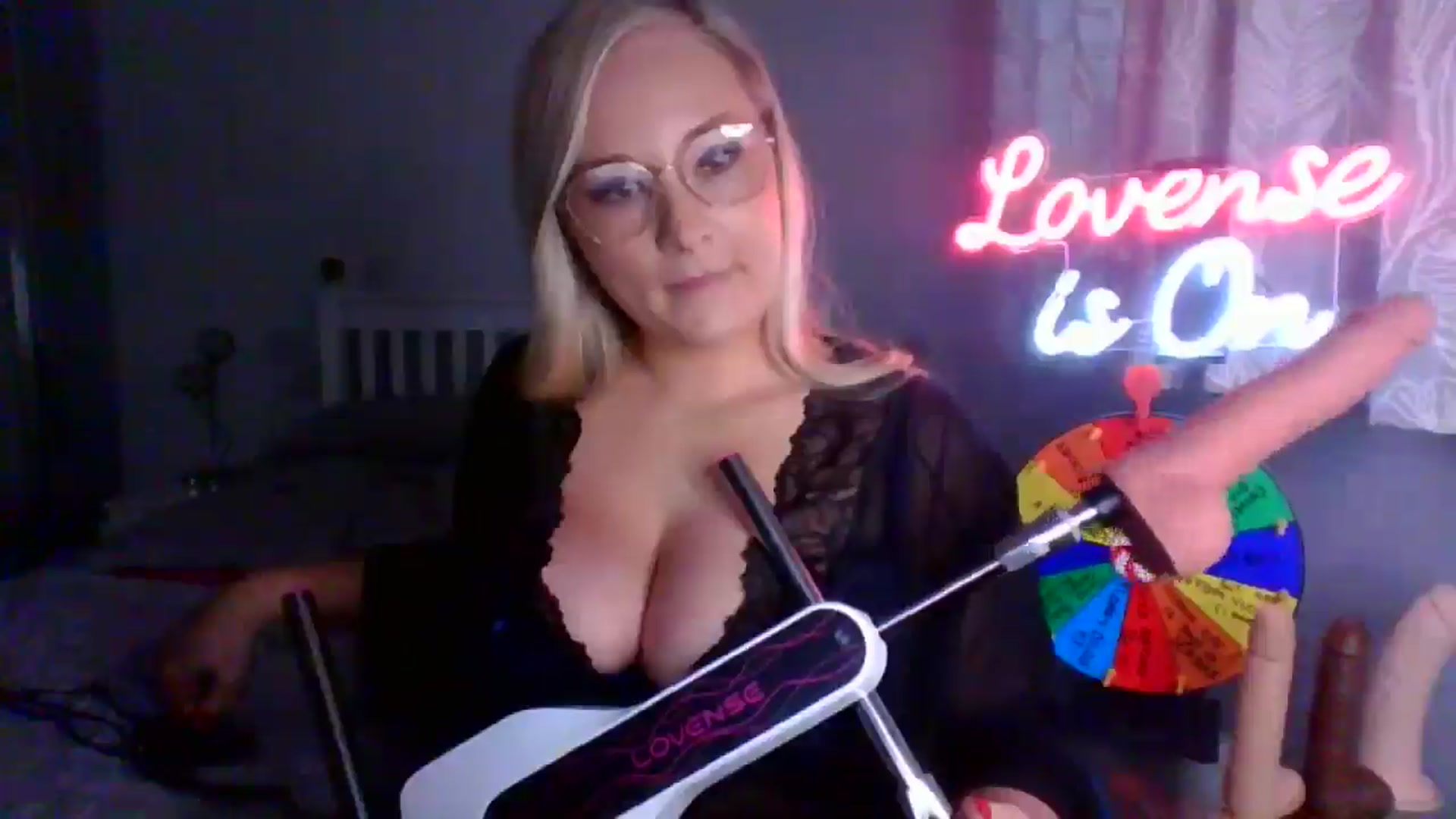 Gallery image thumbnail from AlexisBrookeX's myfreecams stream on, 12/19/2024, 15:02 image 9 of 20