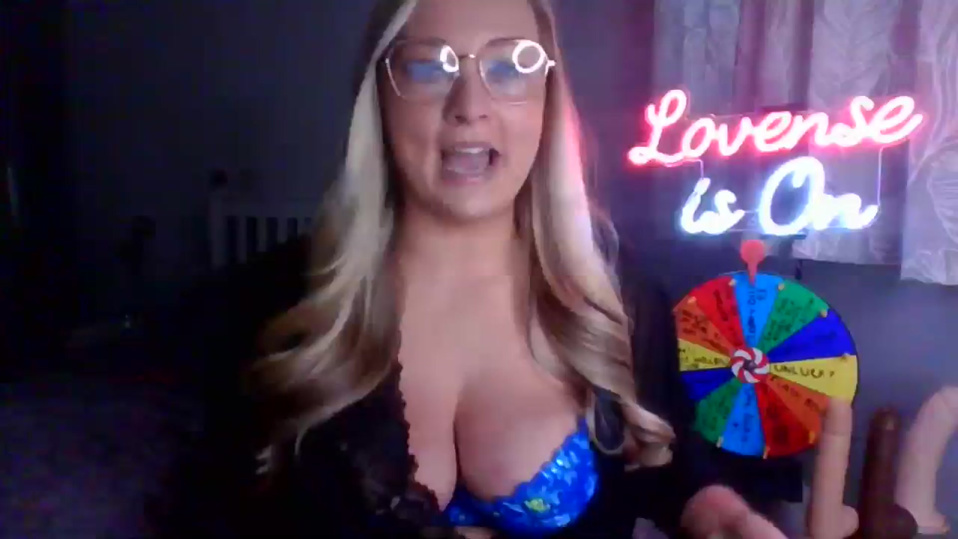 Gallery image thumbnail from AlexisBrookeX's myfreecams stream on, 12/19/2024, 15:02 image 1 of 20