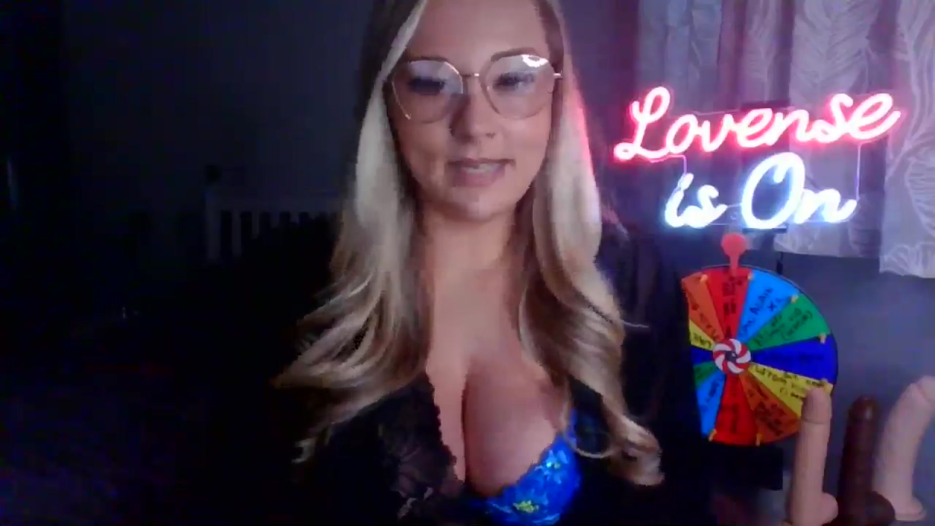 Gallery image thumbnail from AlexisBrookeX's myfreecams stream on, 12/19/2024, 15:02 image 2 of 20