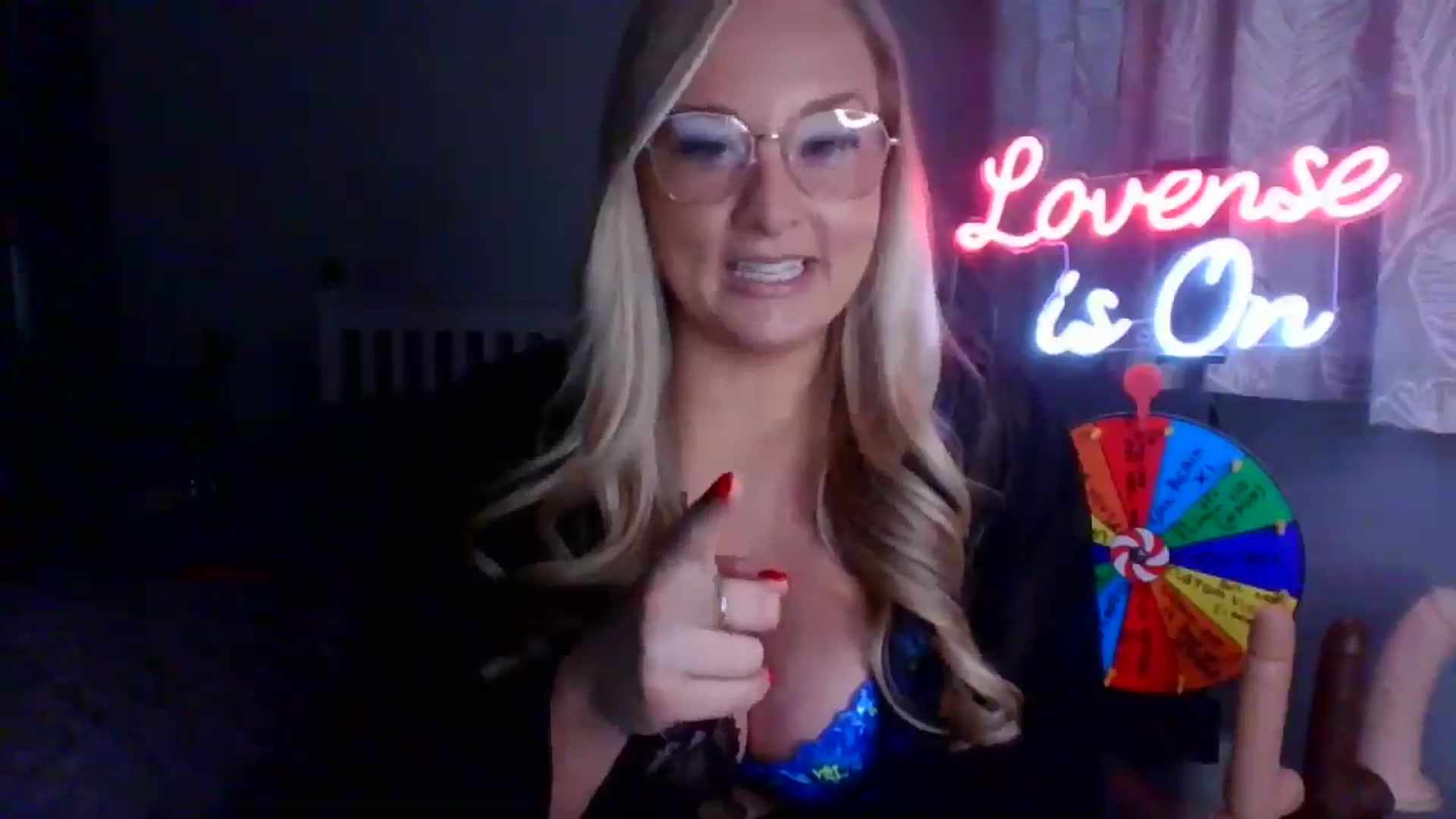 Gallery image thumbnail from AlexisBrookeX's myfreecams stream on, 12/19/2024, 15:02 image 4 of 20