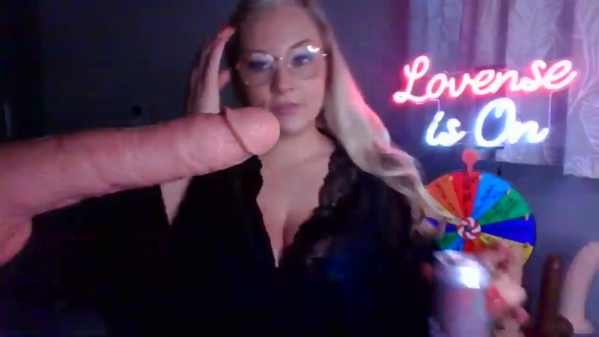 Gallery image thumbnail from AlexisBrookeX's myfreecams stream on, 12/19/2024, 15:02 image 18 of 20