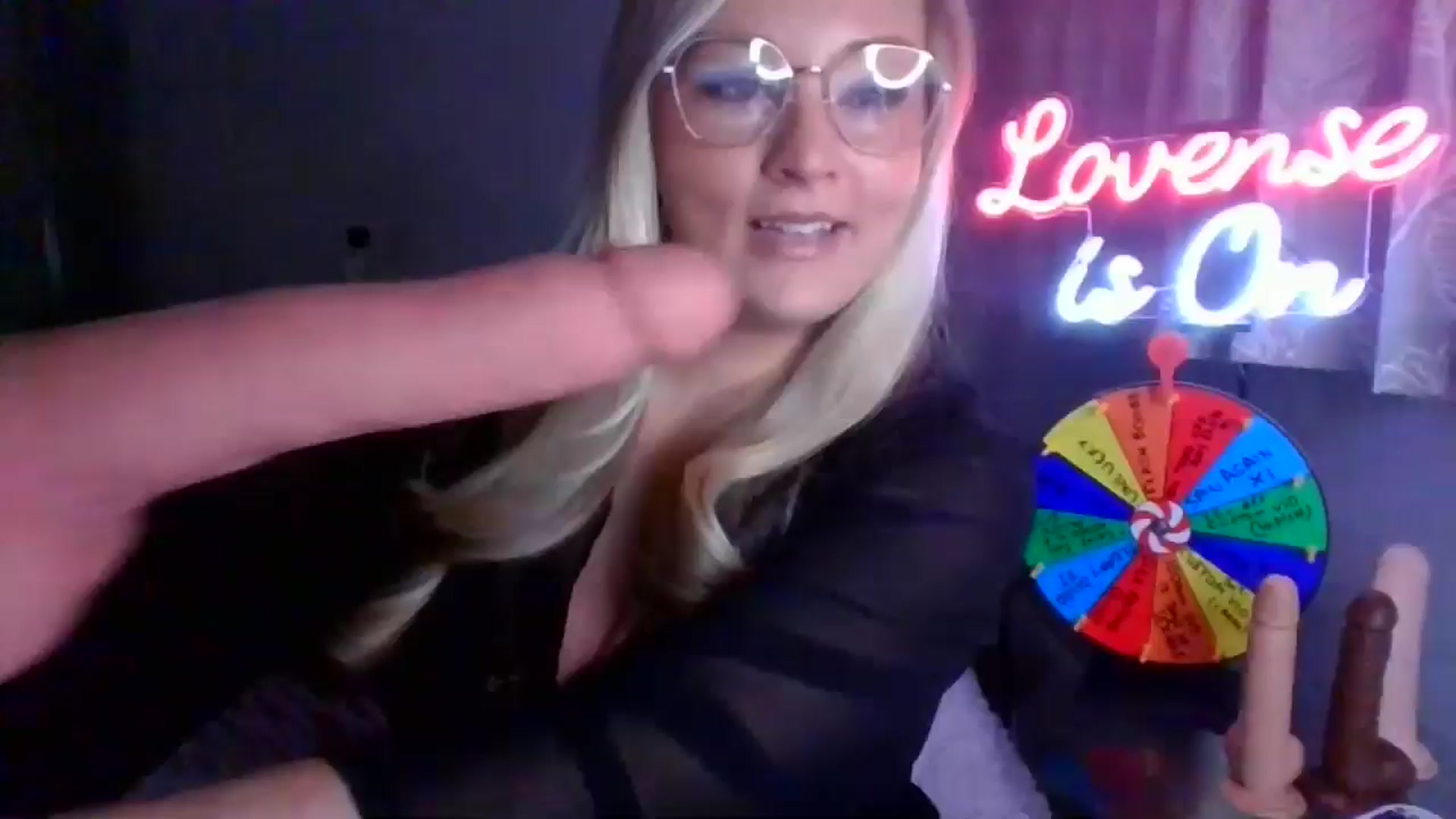 Gallery image thumbnail from AlexisBrookeX's myfreecams stream on, 12/19/2024, 17:44 image 1 of 20