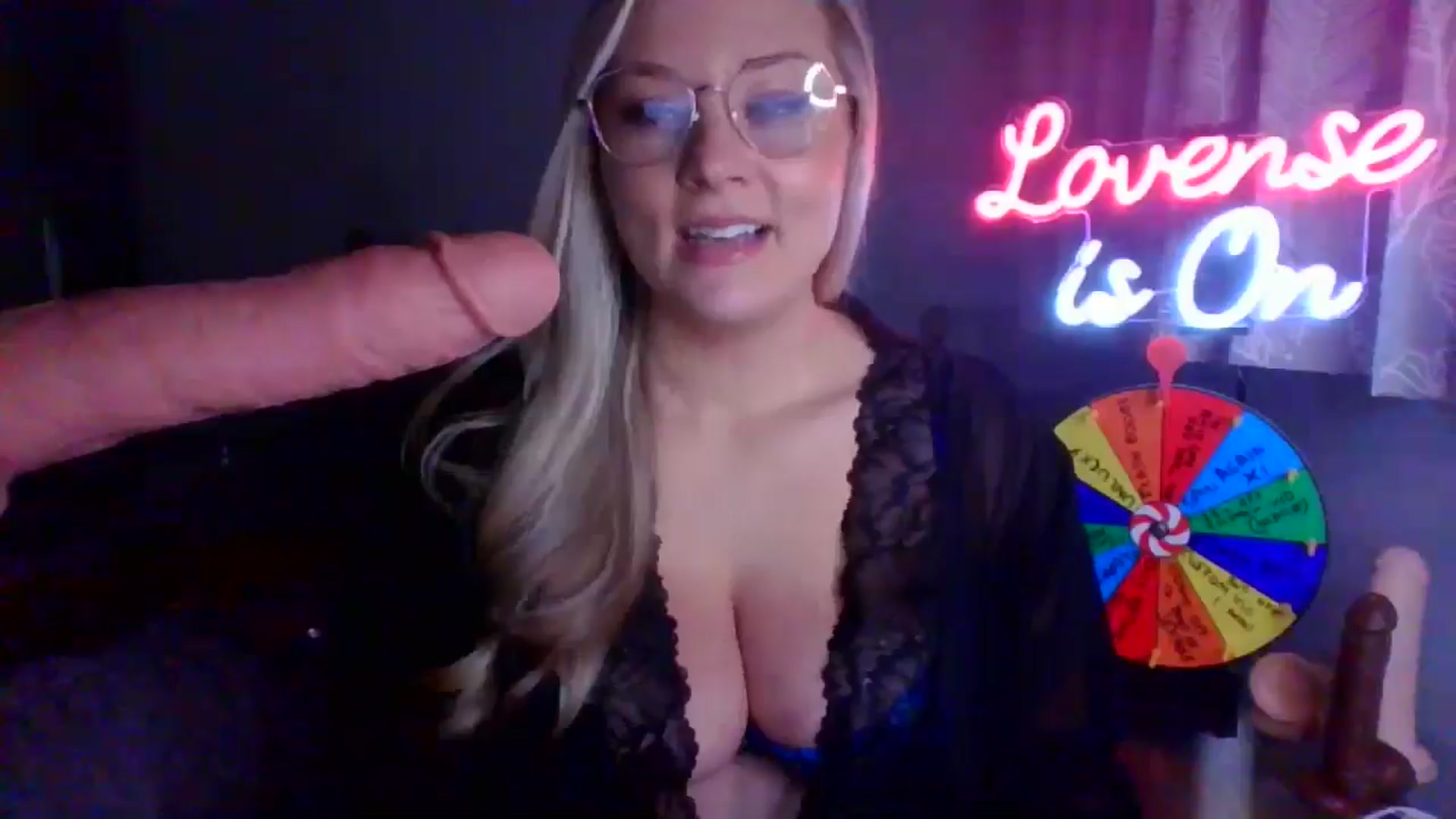Gallery image thumbnail from AlexisBrookeX's myfreecams stream on, 12/19/2024, 17:44 image 5 of 20